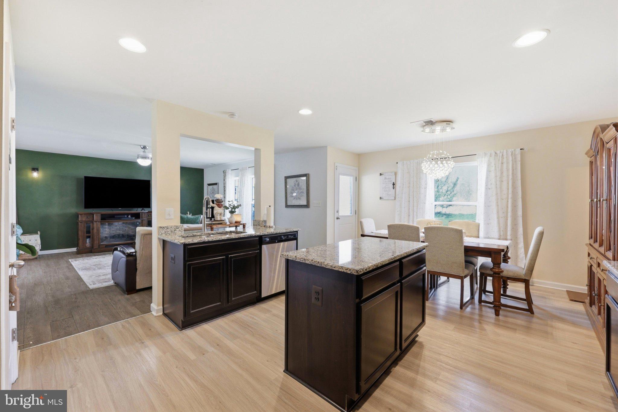 MCGINNIS POINT - Residential