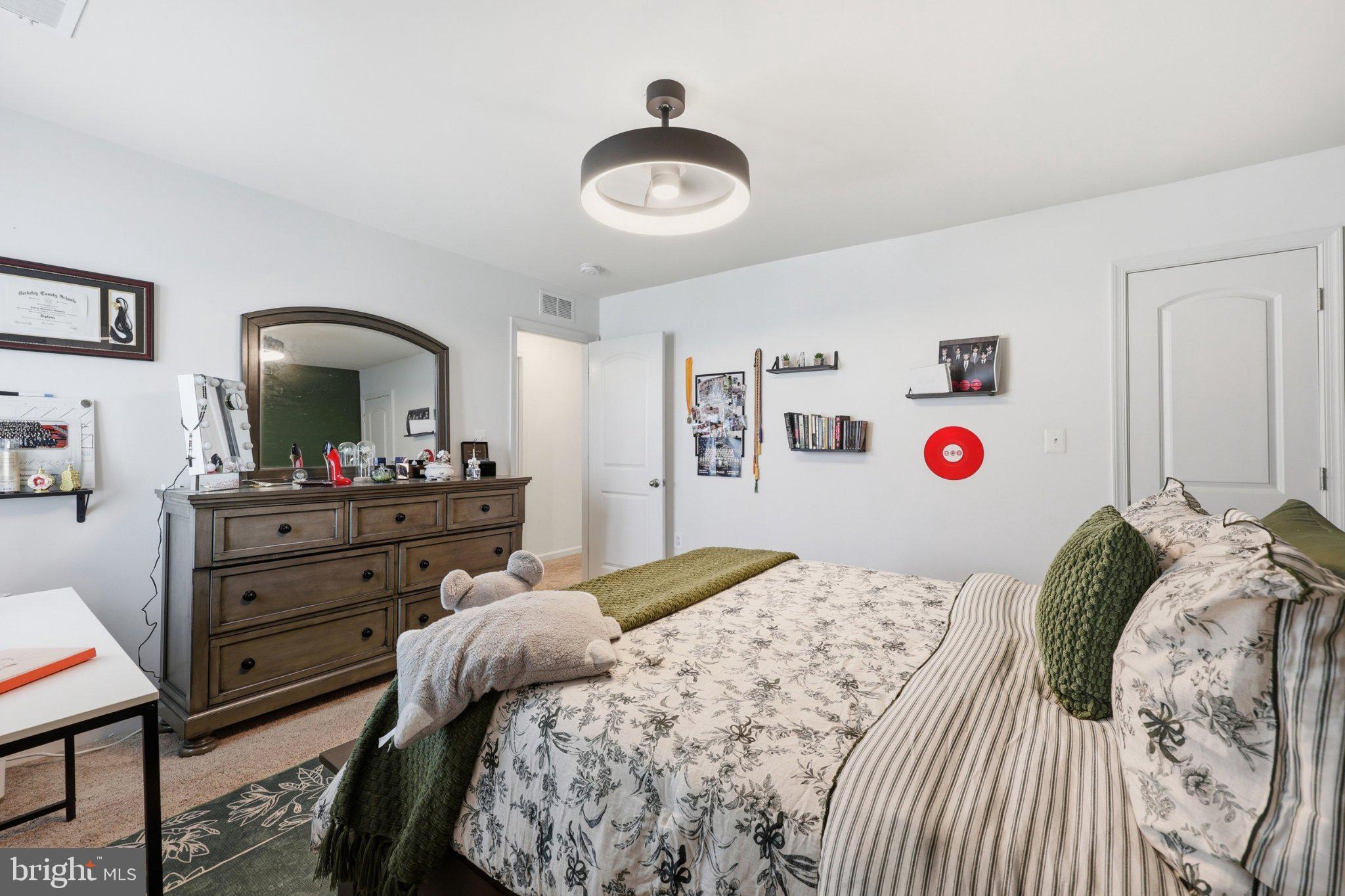 MCGINNIS POINT - Residential