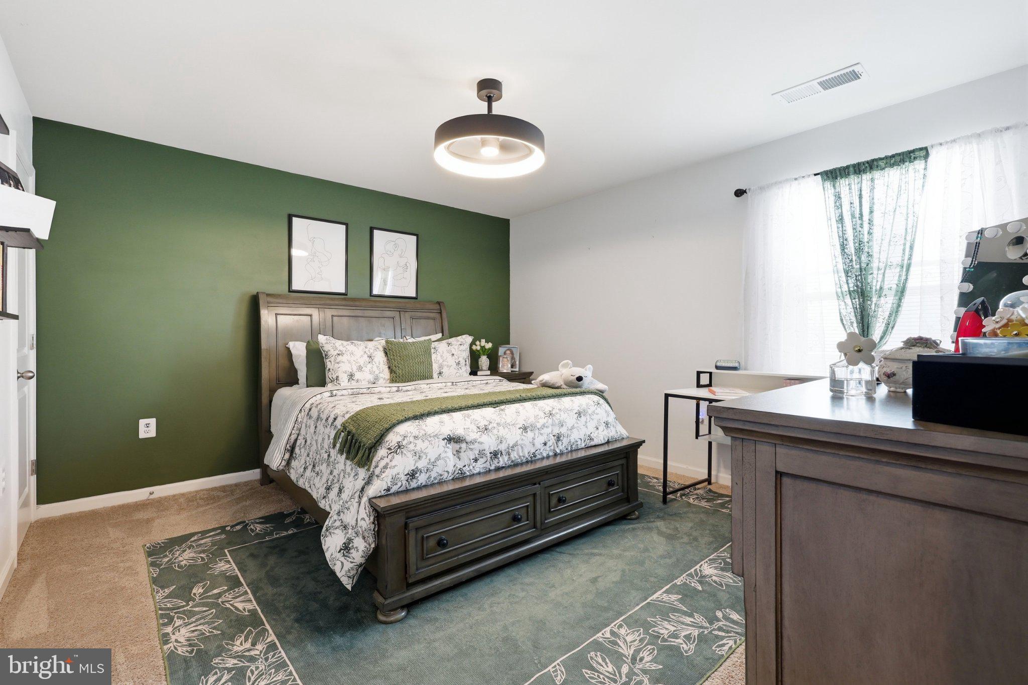 MCGINNIS POINT - Residential