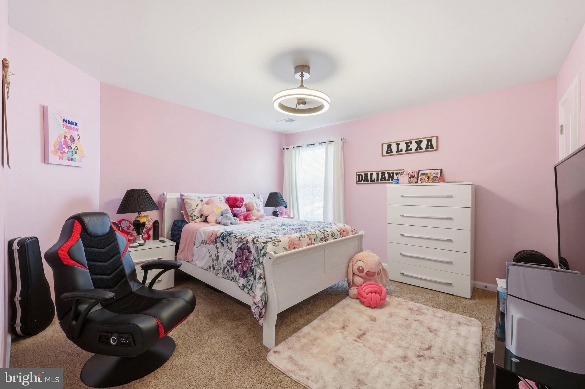 MCGINNIS POINT - Residential