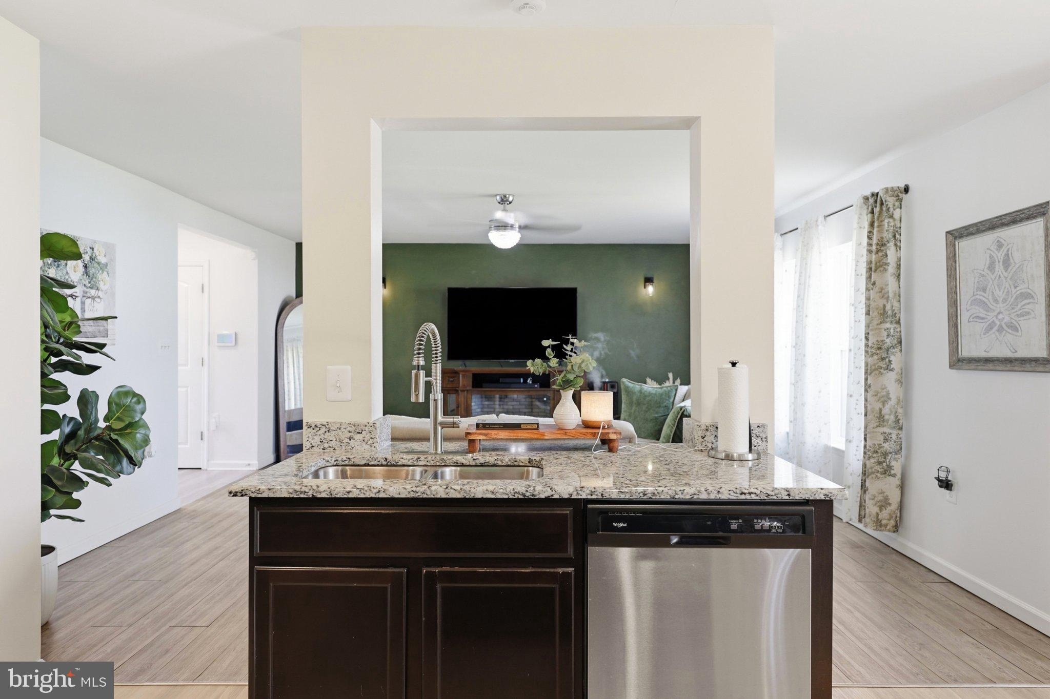 MCGINNIS POINT - Residential