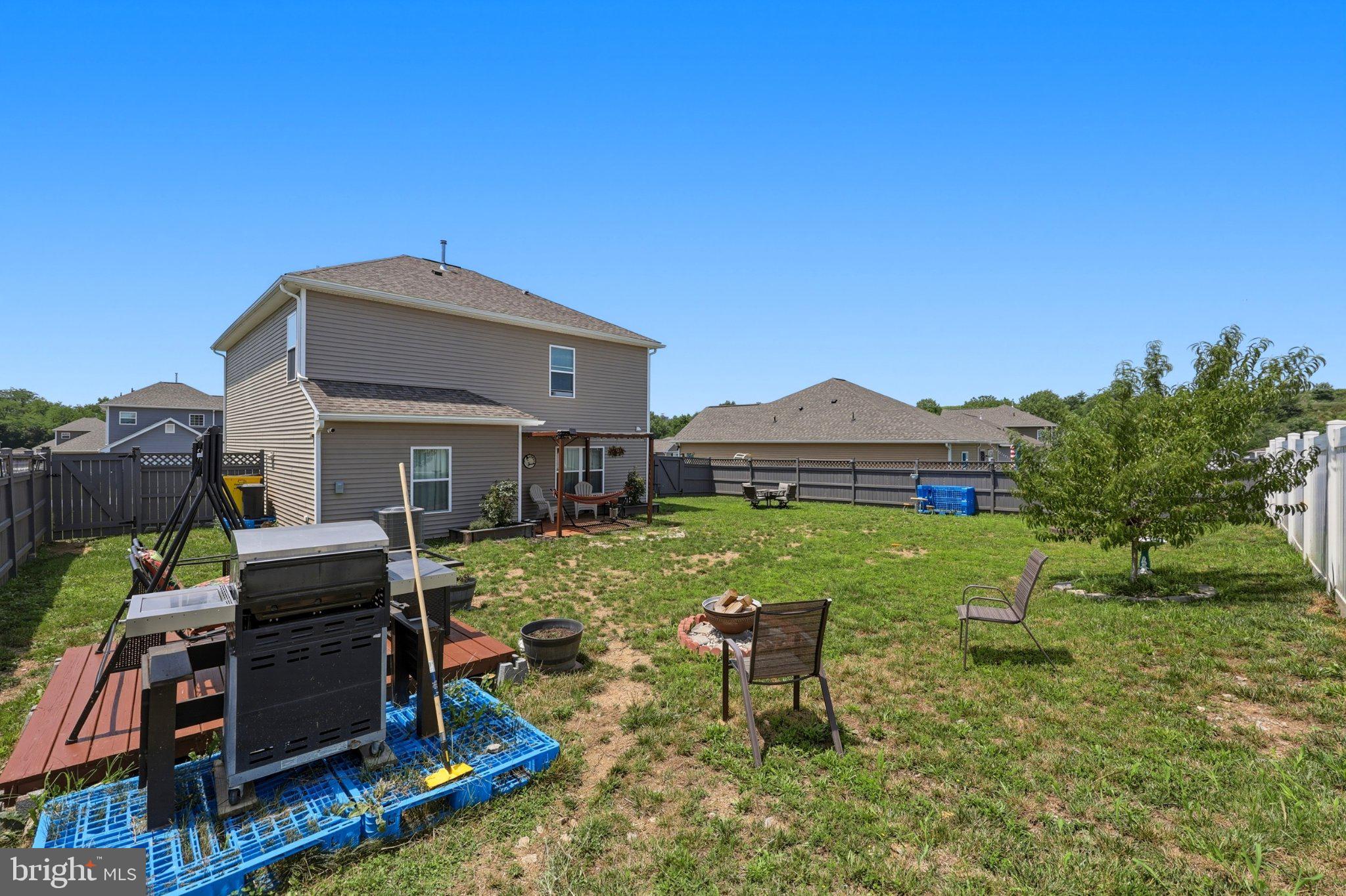 MCGINNIS POINT - Residential