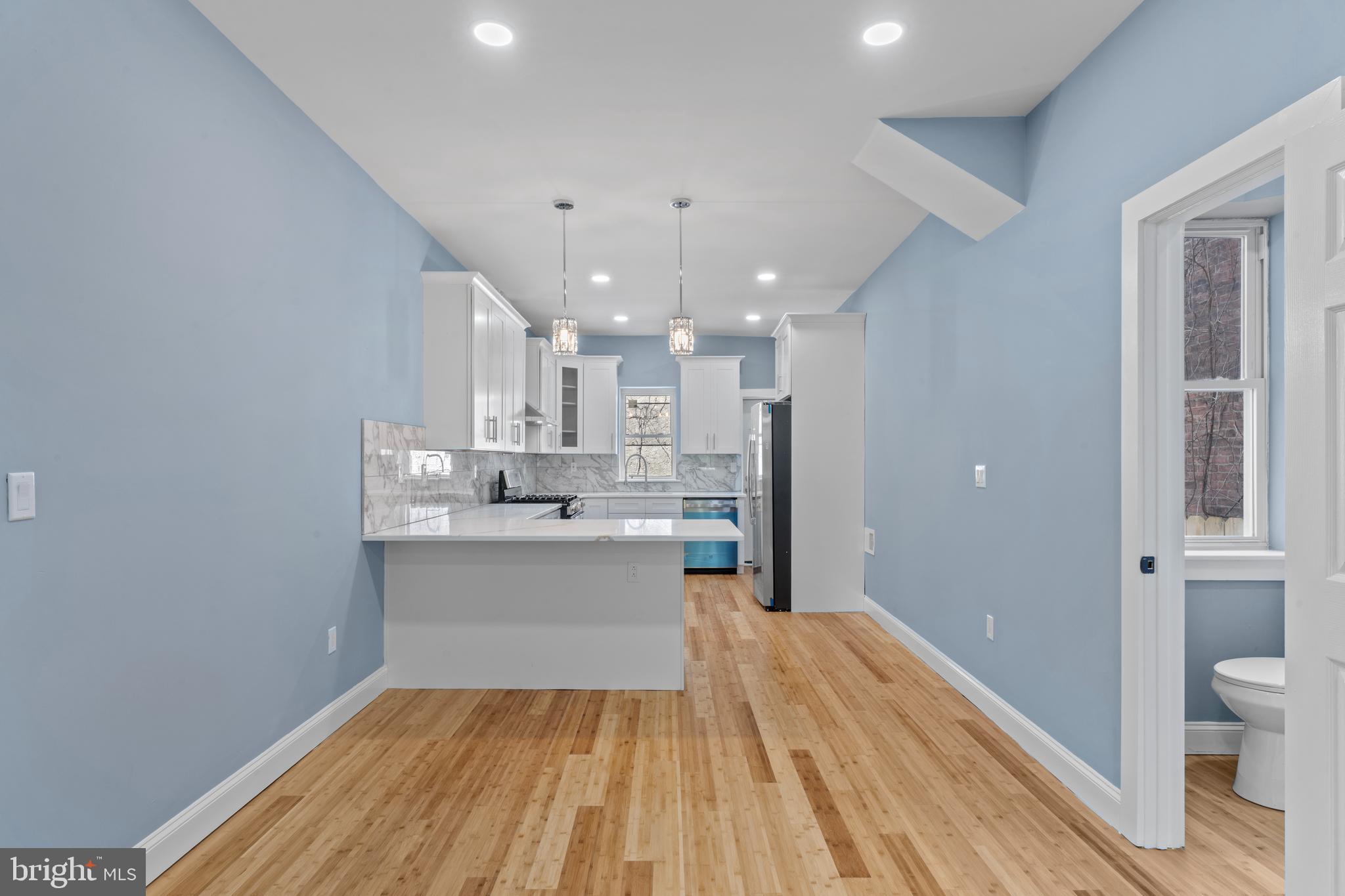 ELMWOOD PARK - Residential