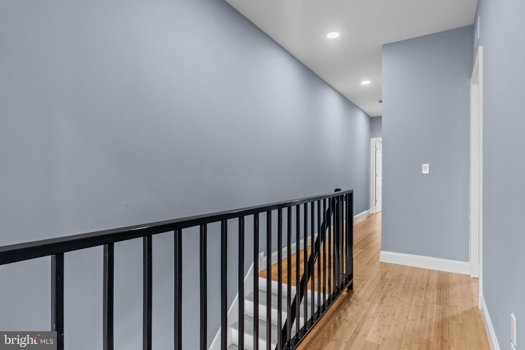 ELMWOOD PARK - Residential
