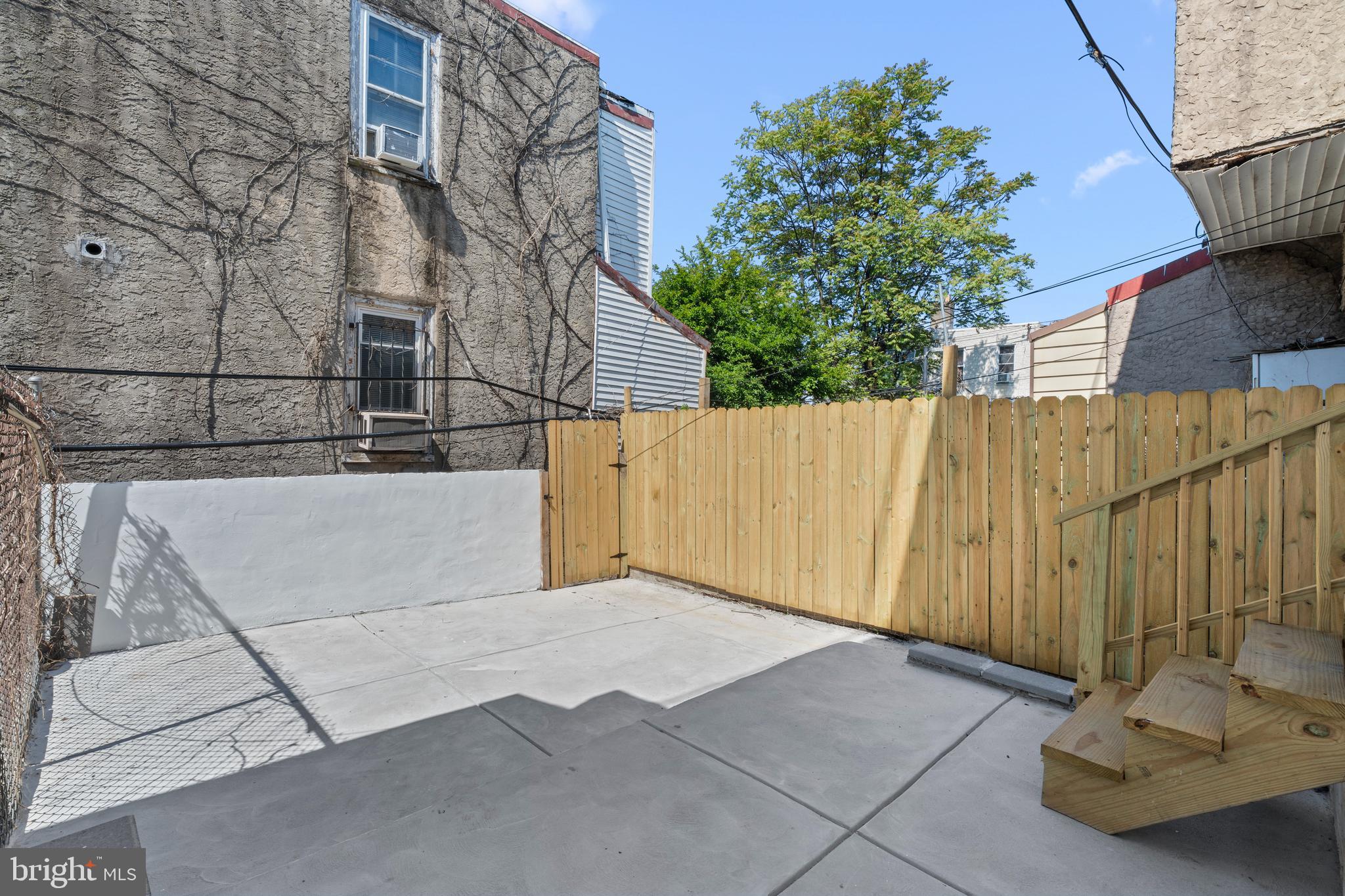 ELMWOOD PARK - Residential