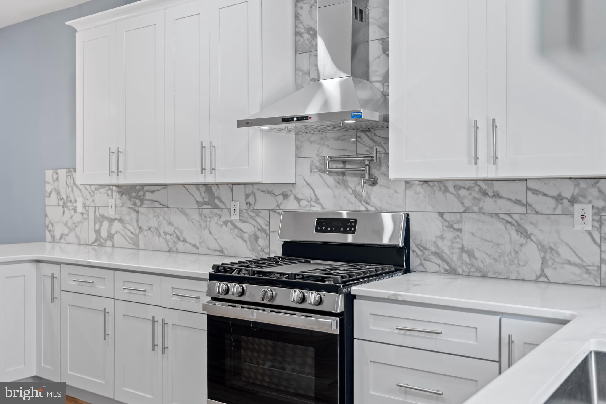 ELMWOOD PARK - Residential