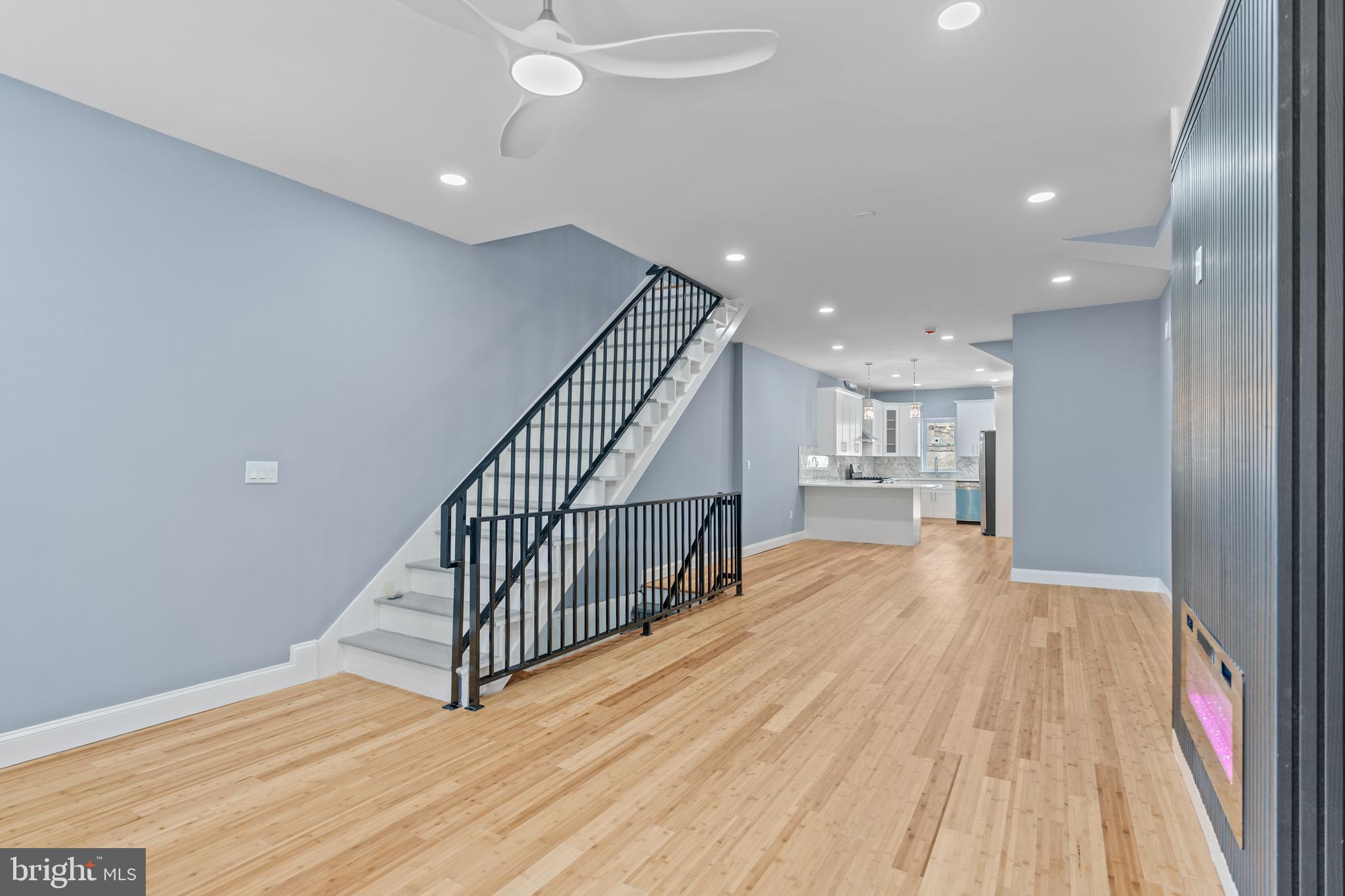 ELMWOOD PARK - Residential