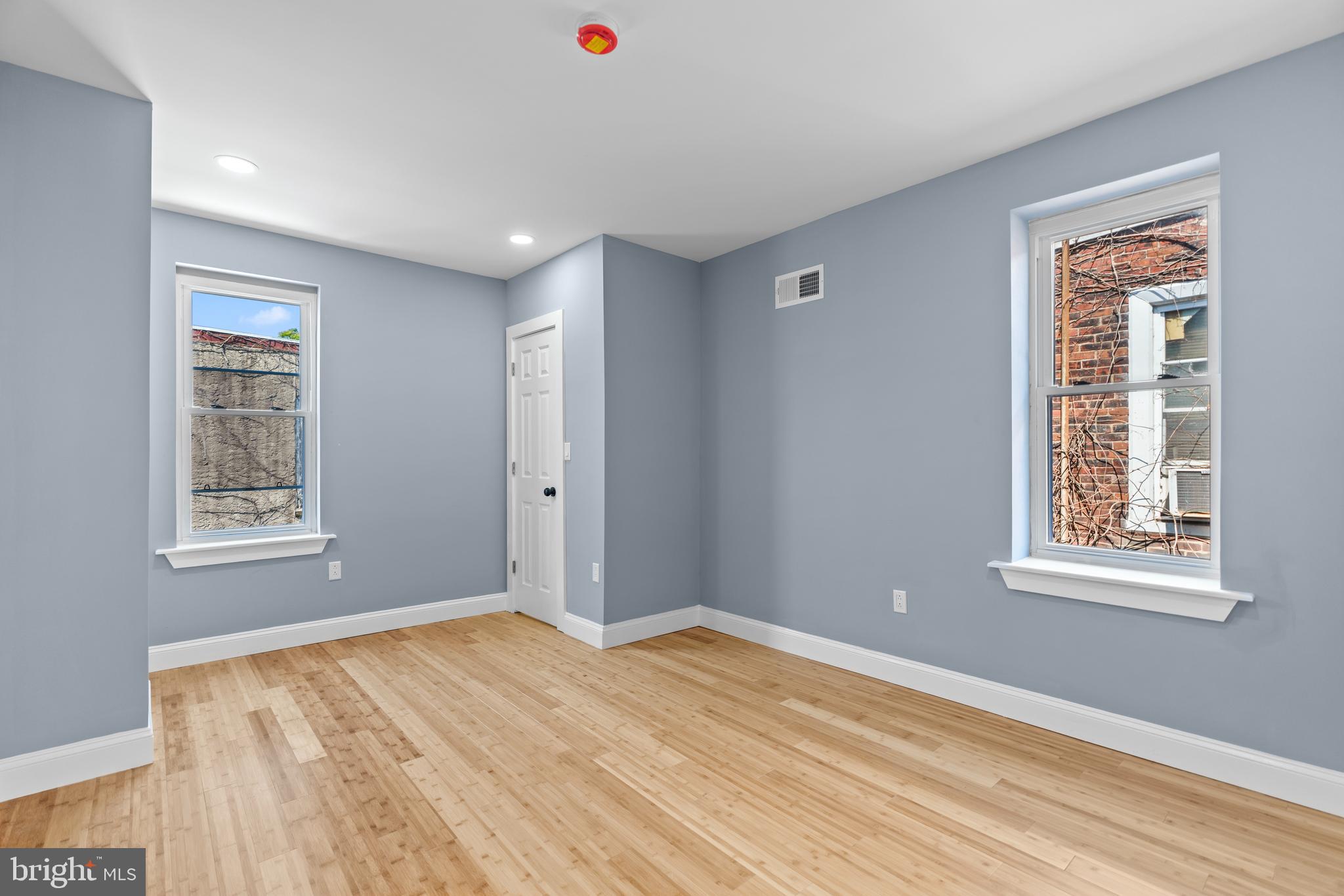 ELMWOOD PARK - Residential