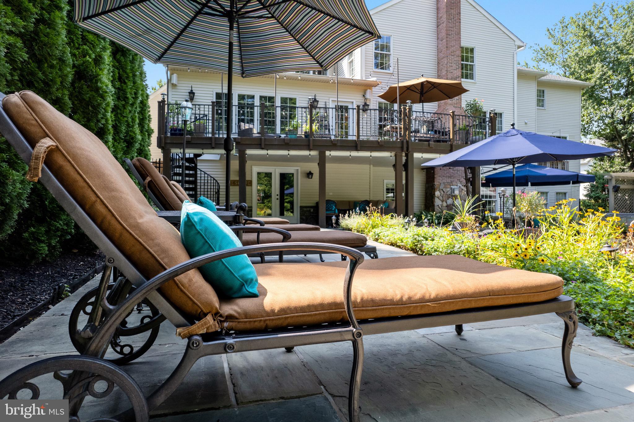 OAKTON CHASE - Residential