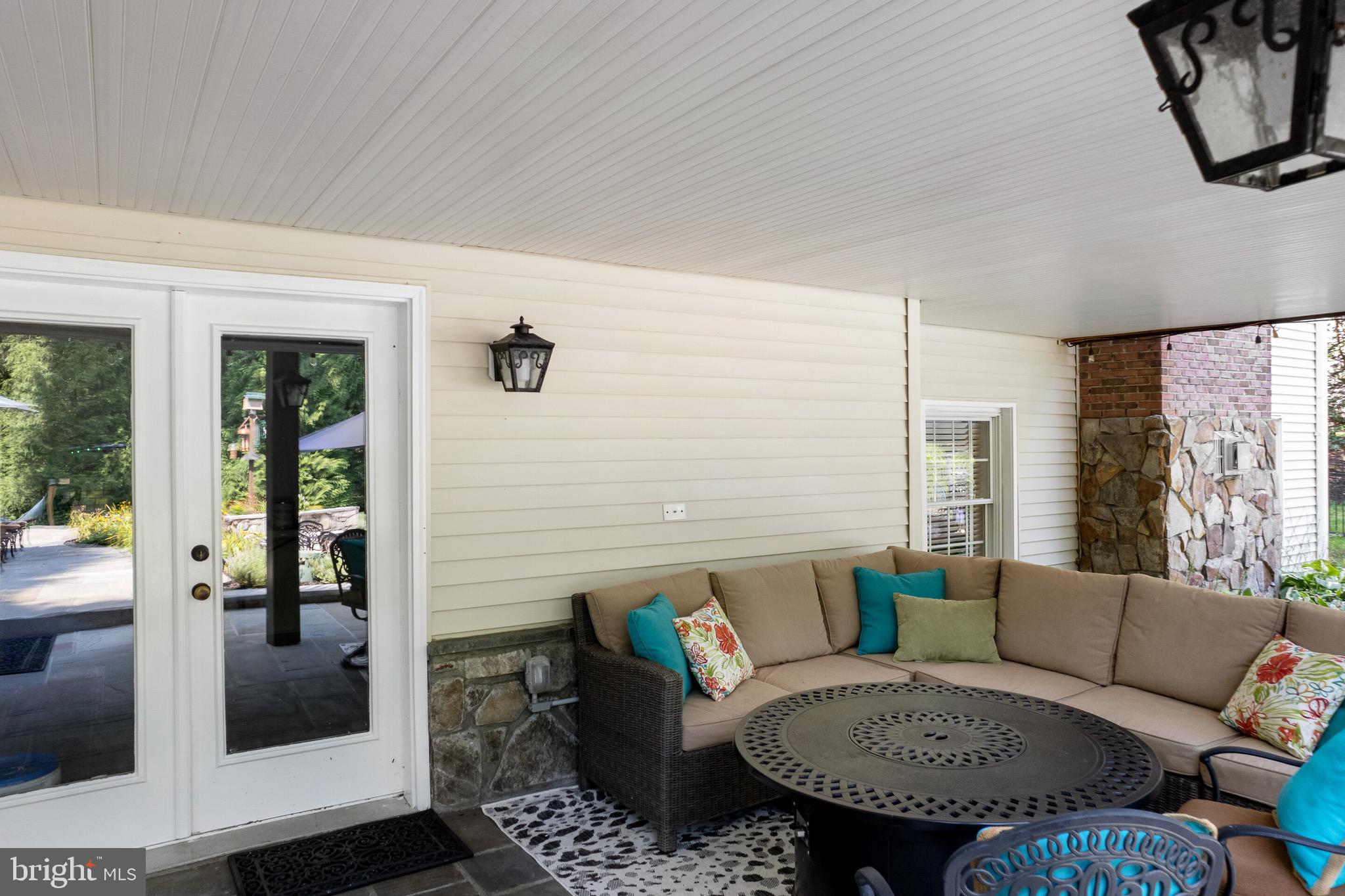 OAKTON CHASE - Residential