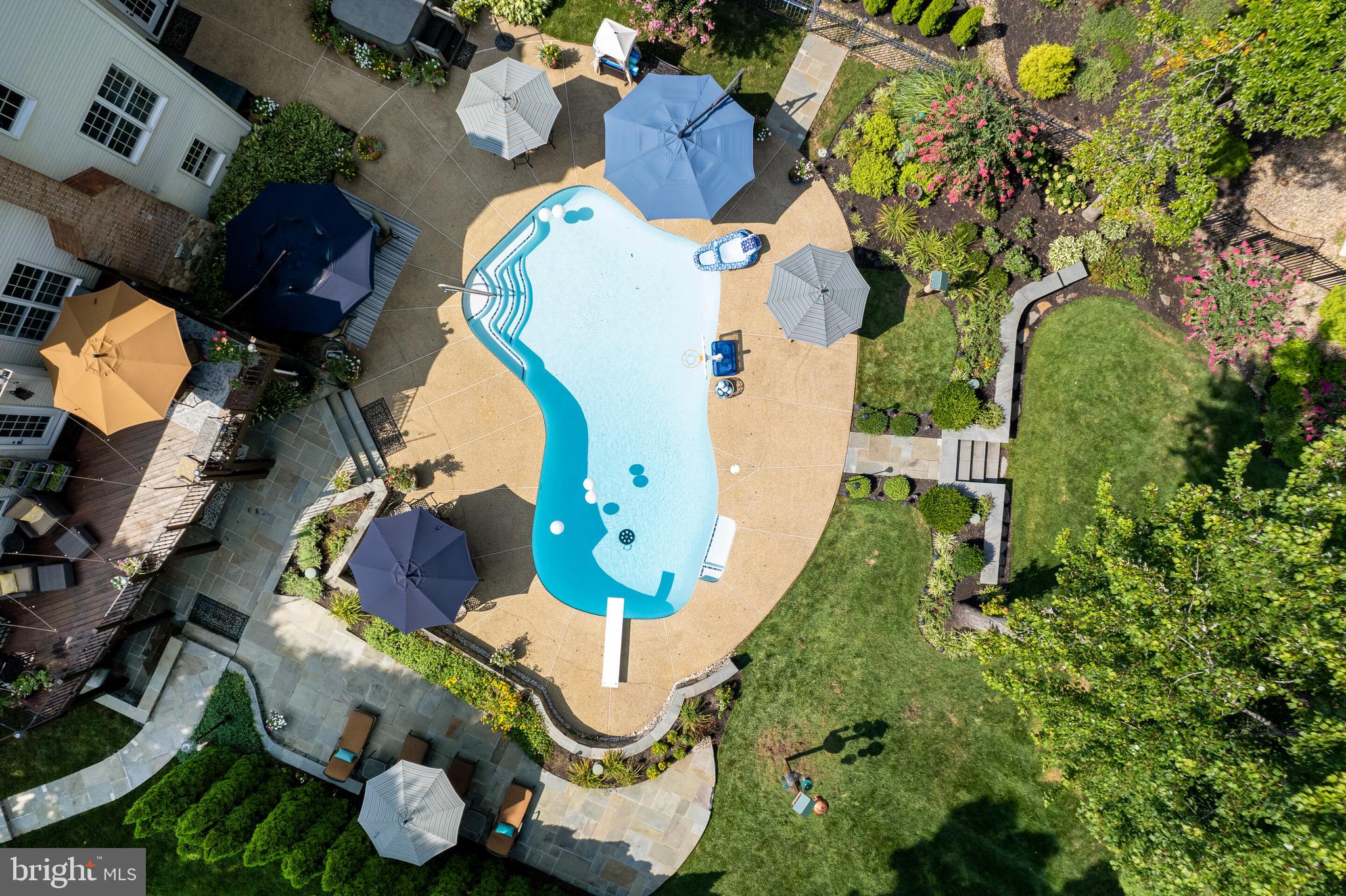 OAKTON CHASE - Residential