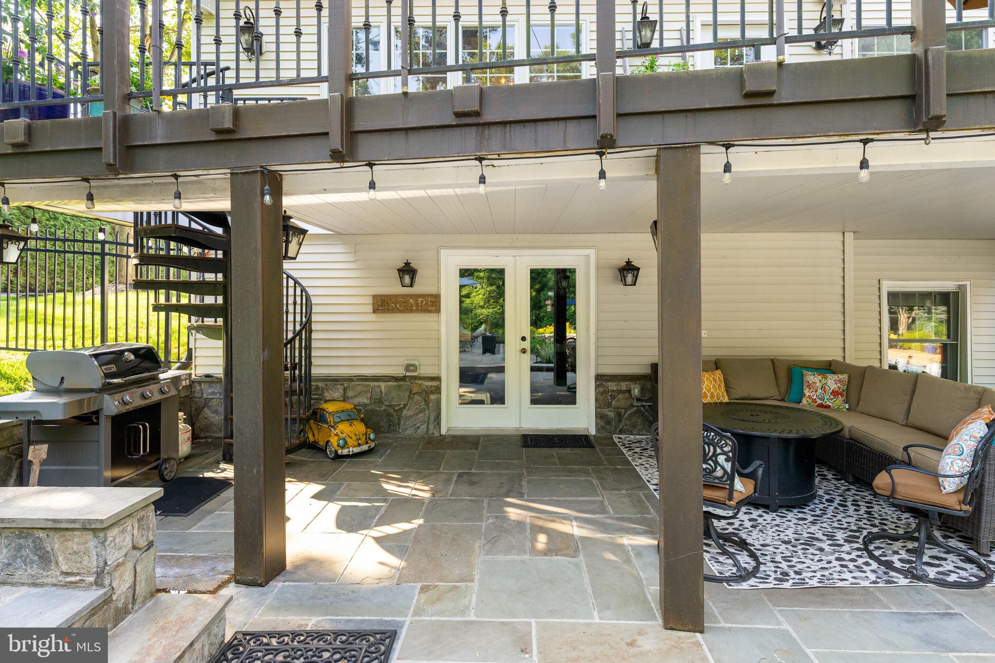 OAKTON CHASE - Residential
