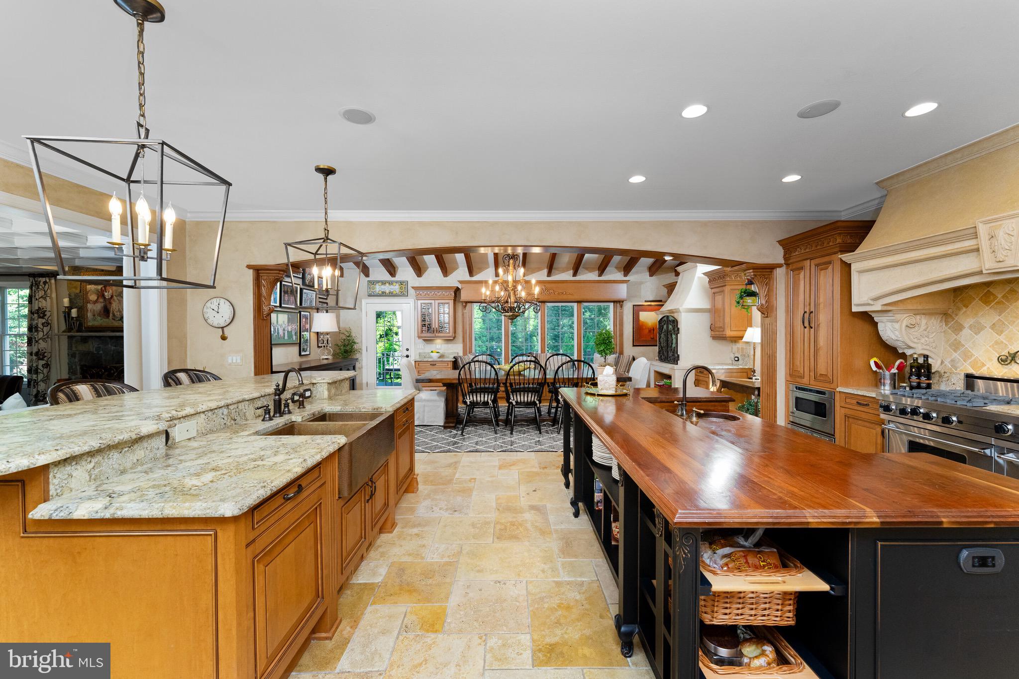 OAKTON CHASE - Residential