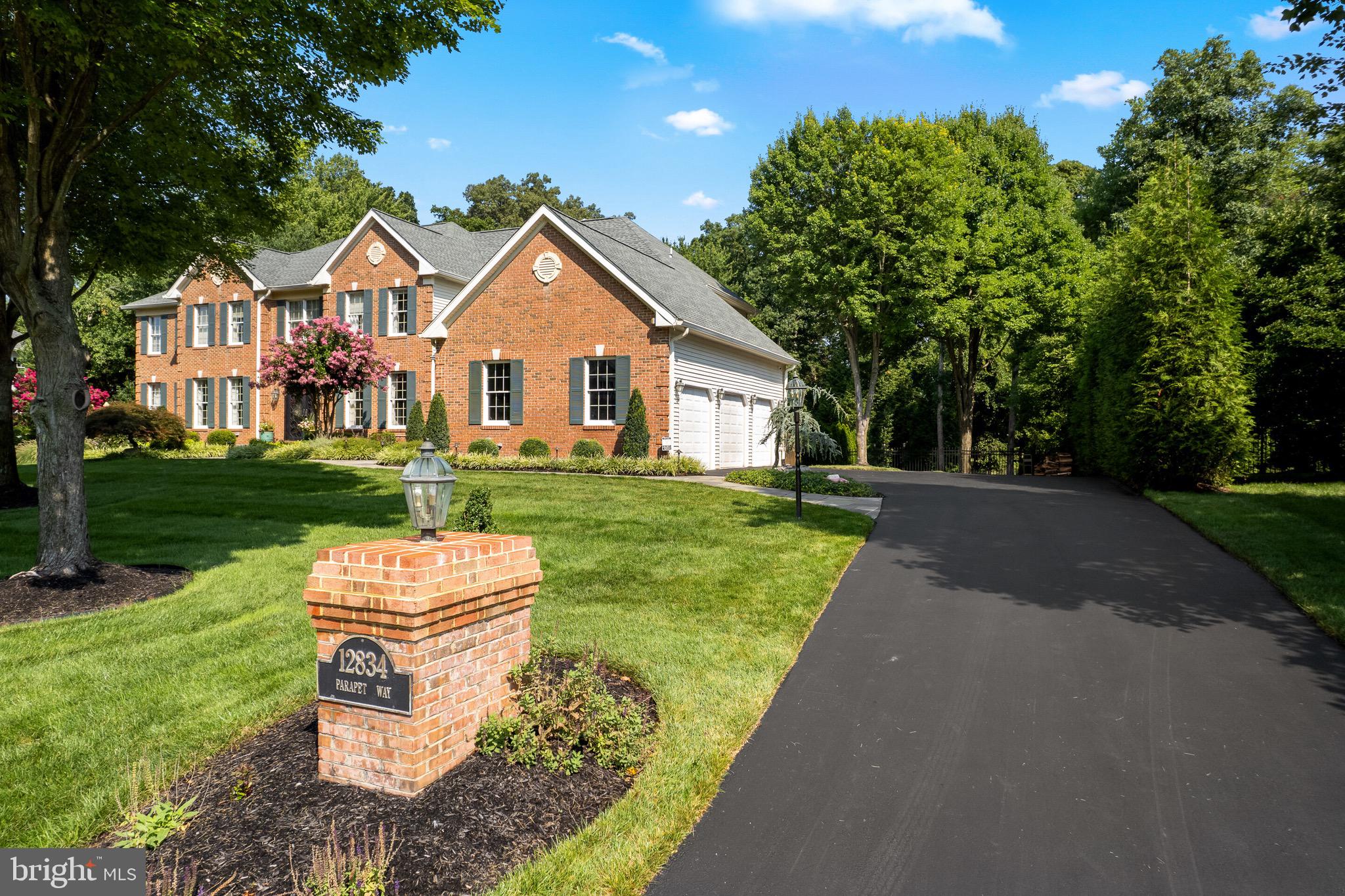 OAKTON CHASE - Residential