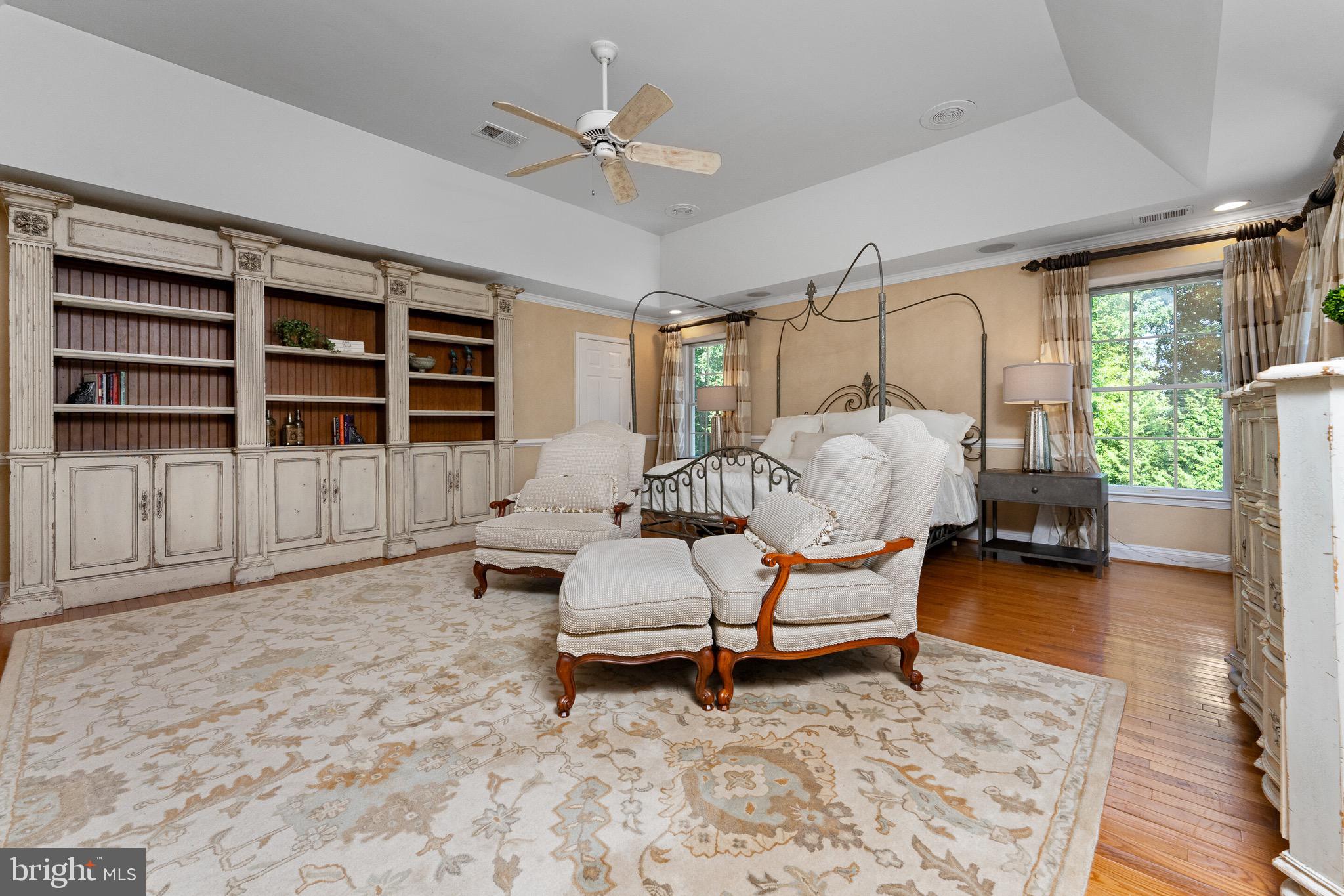 OAKTON CHASE - Residential