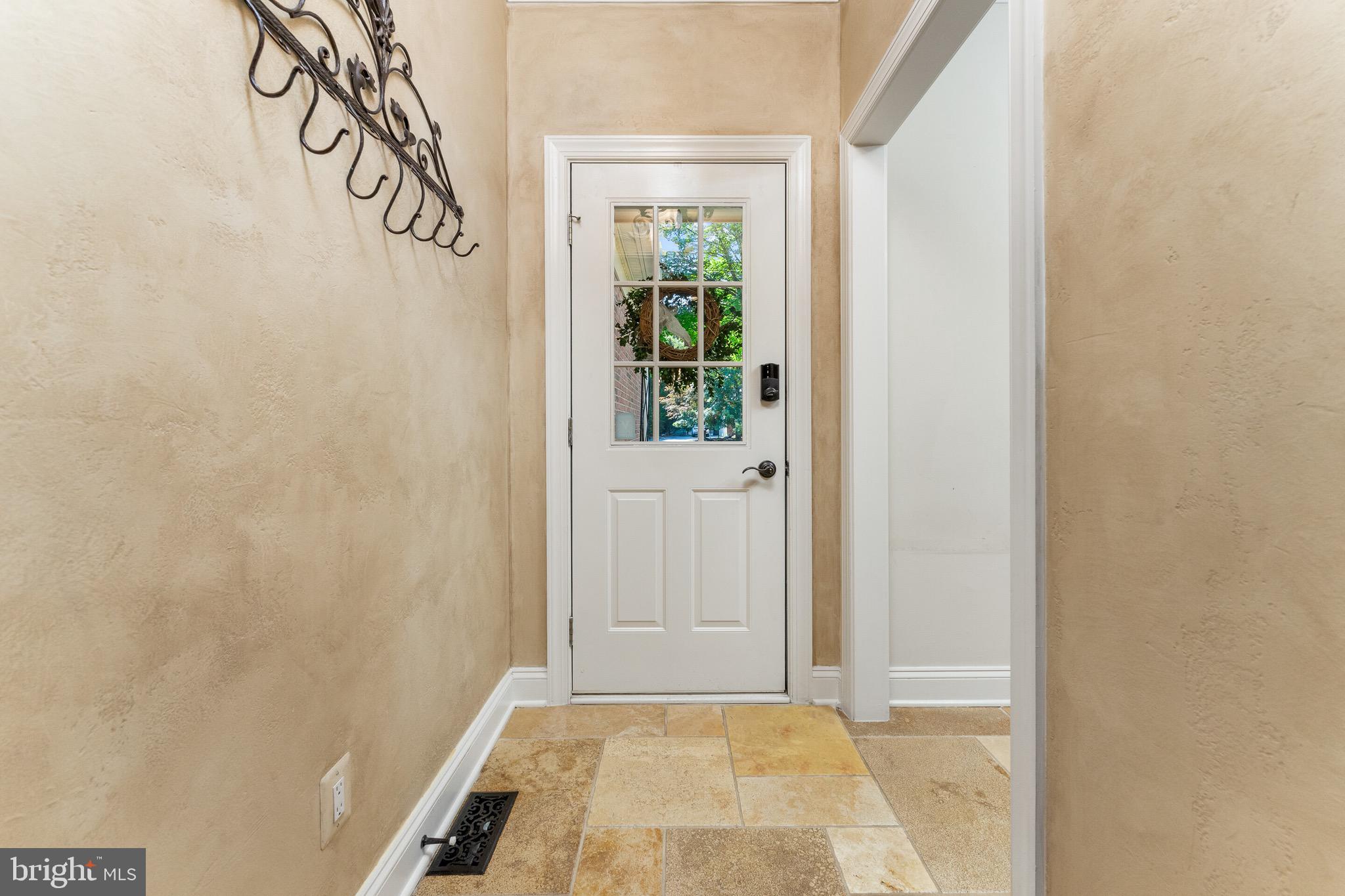 OAKTON CHASE - Residential