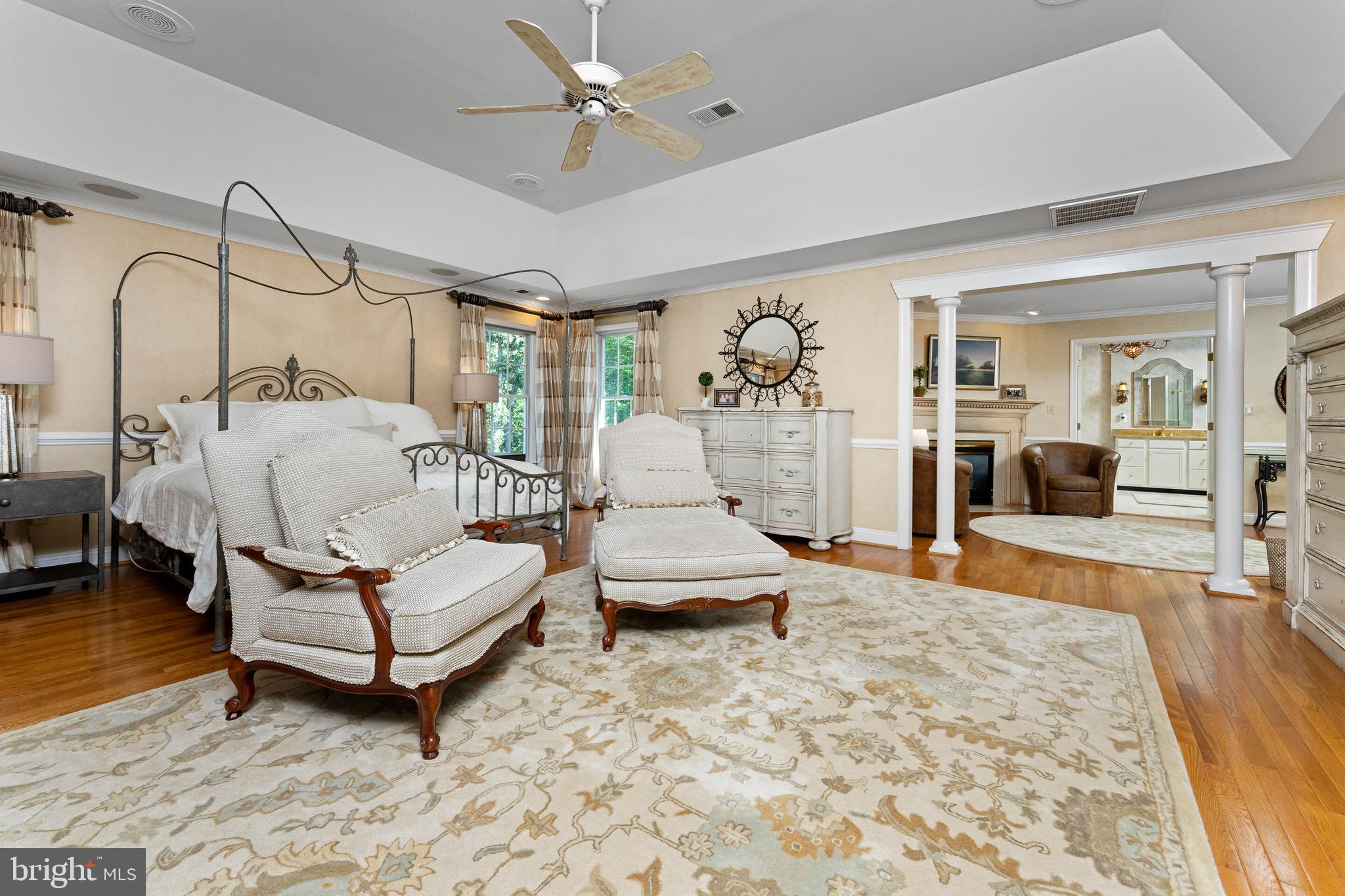OAKTON CHASE - Residential