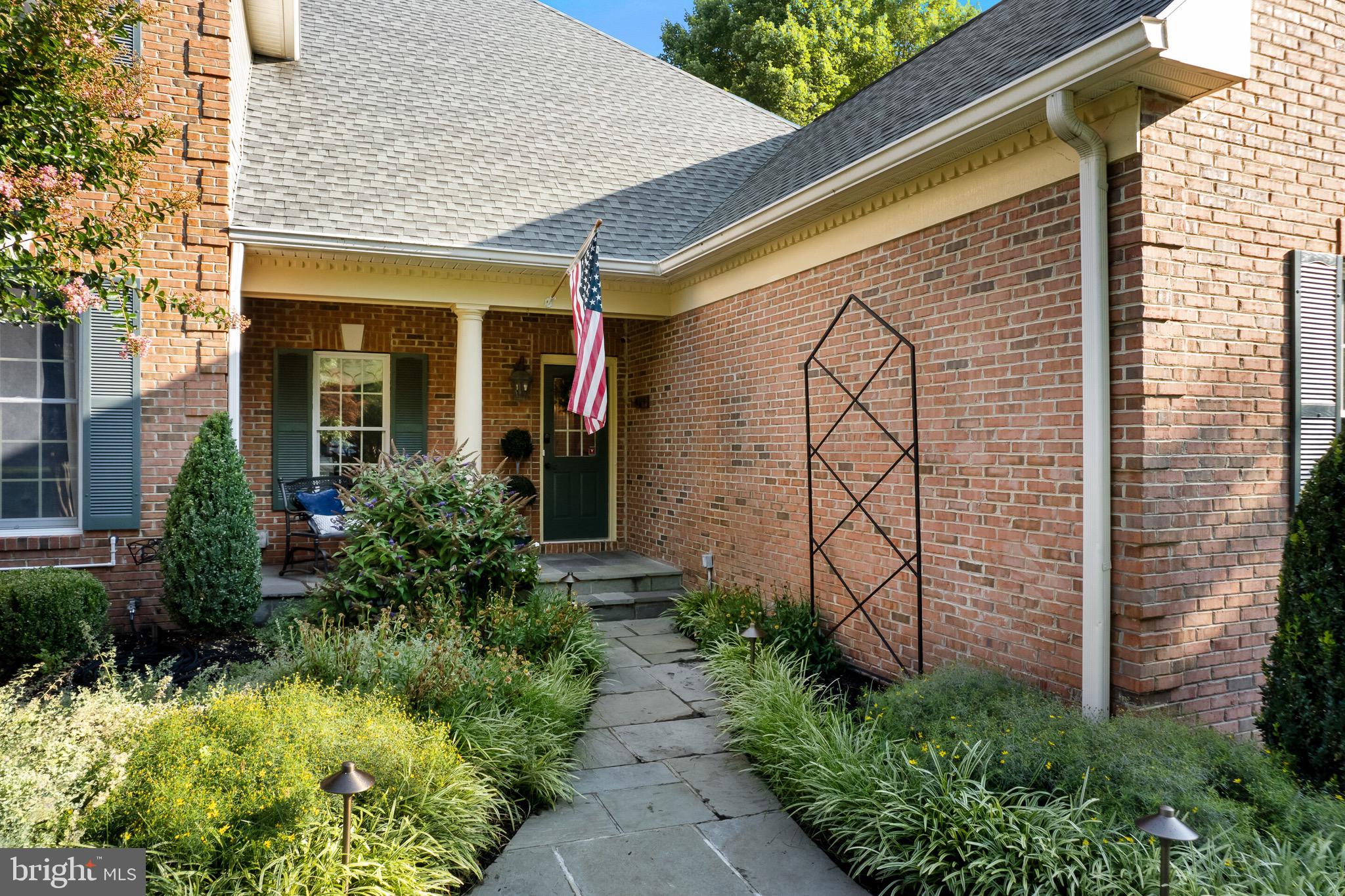 OAKTON CHASE - Residential