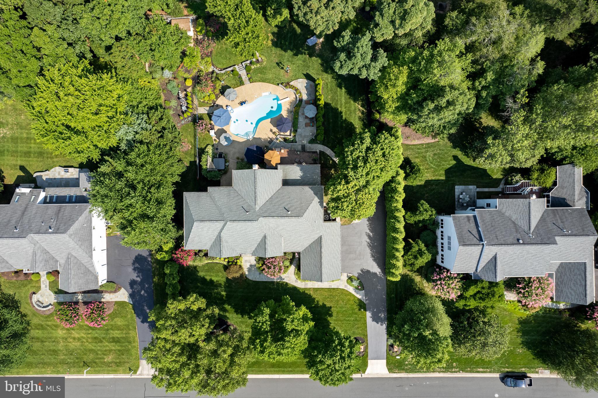 OAKTON CHASE - Residential