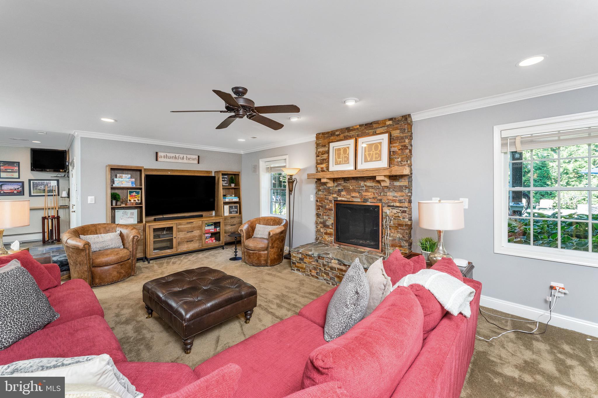 OAKTON CHASE - Residential