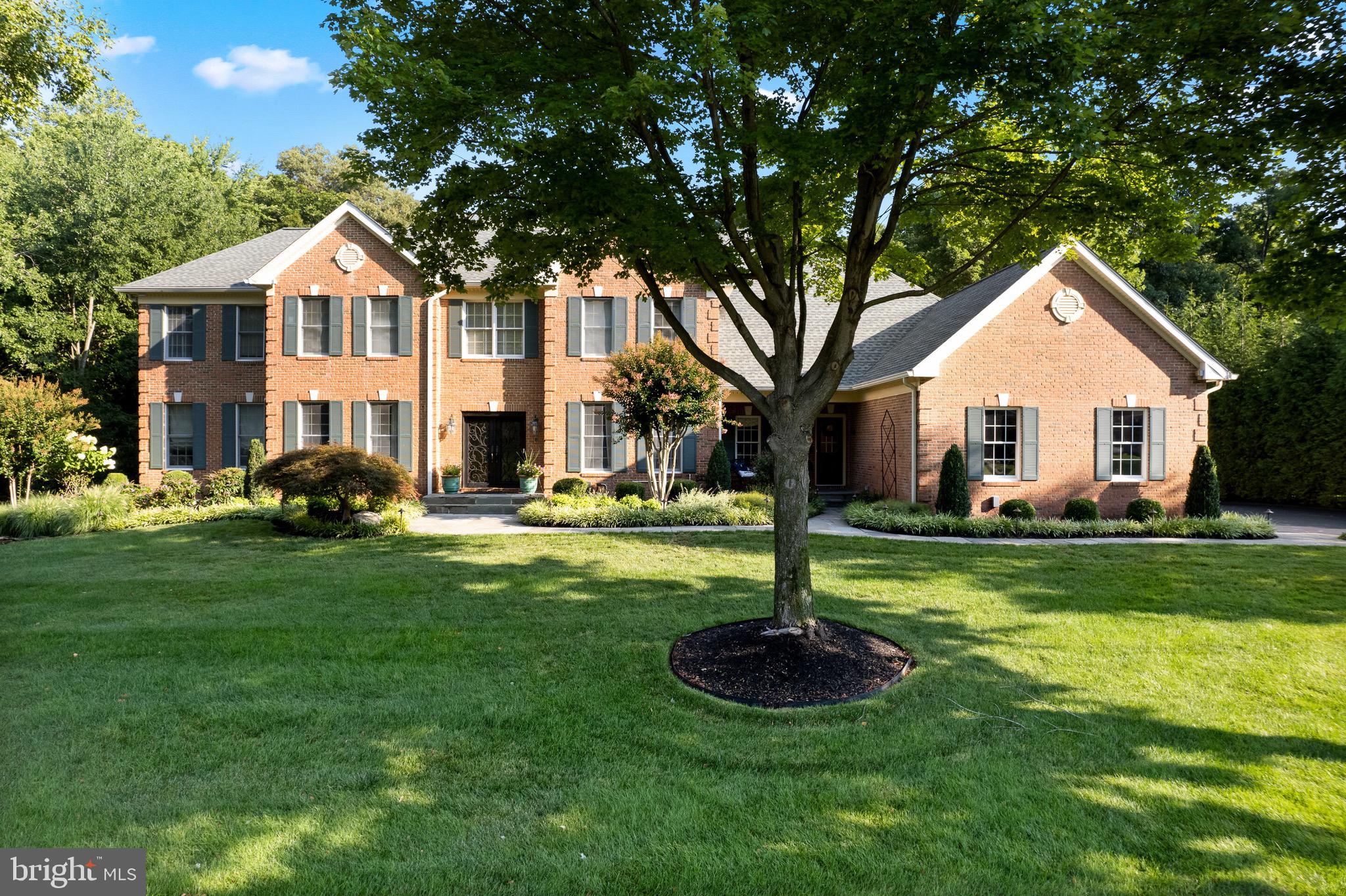 OAKTON CHASE - Residential
