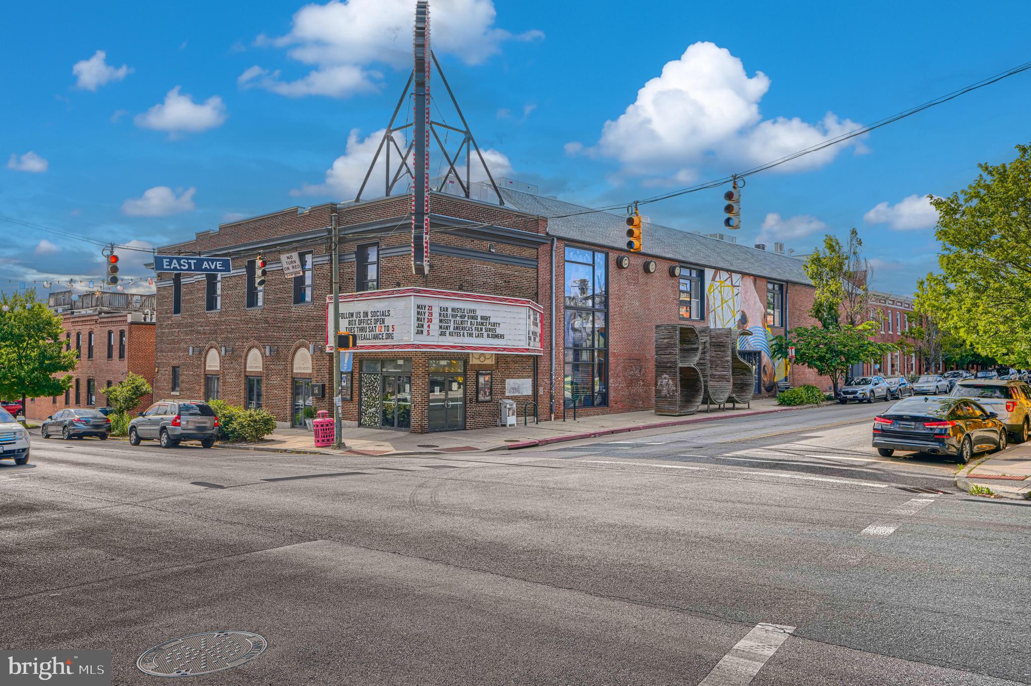 HIGHLANDTOWN - Commercial Sale