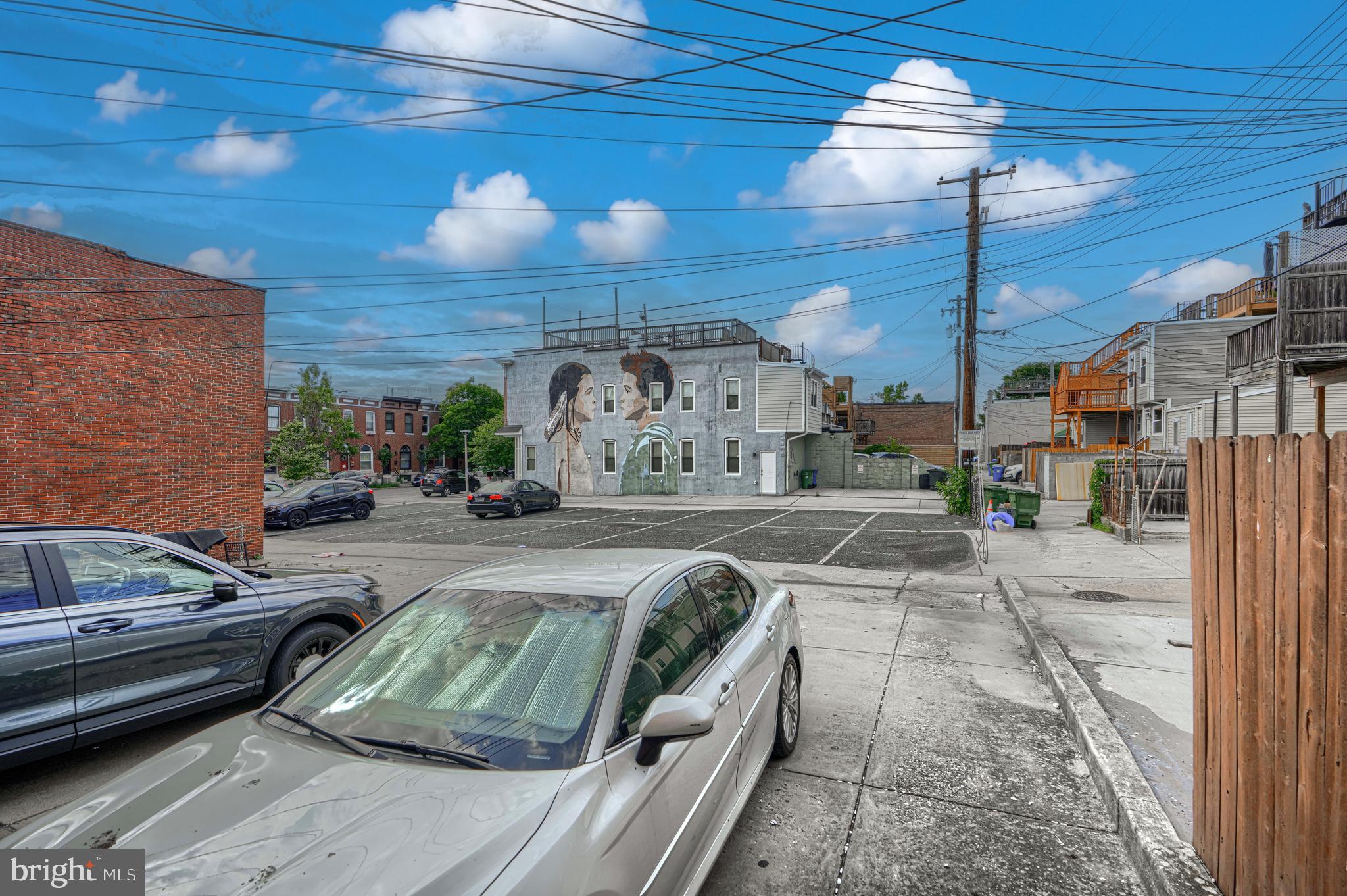 HIGHLANDTOWN - Commercial Sale