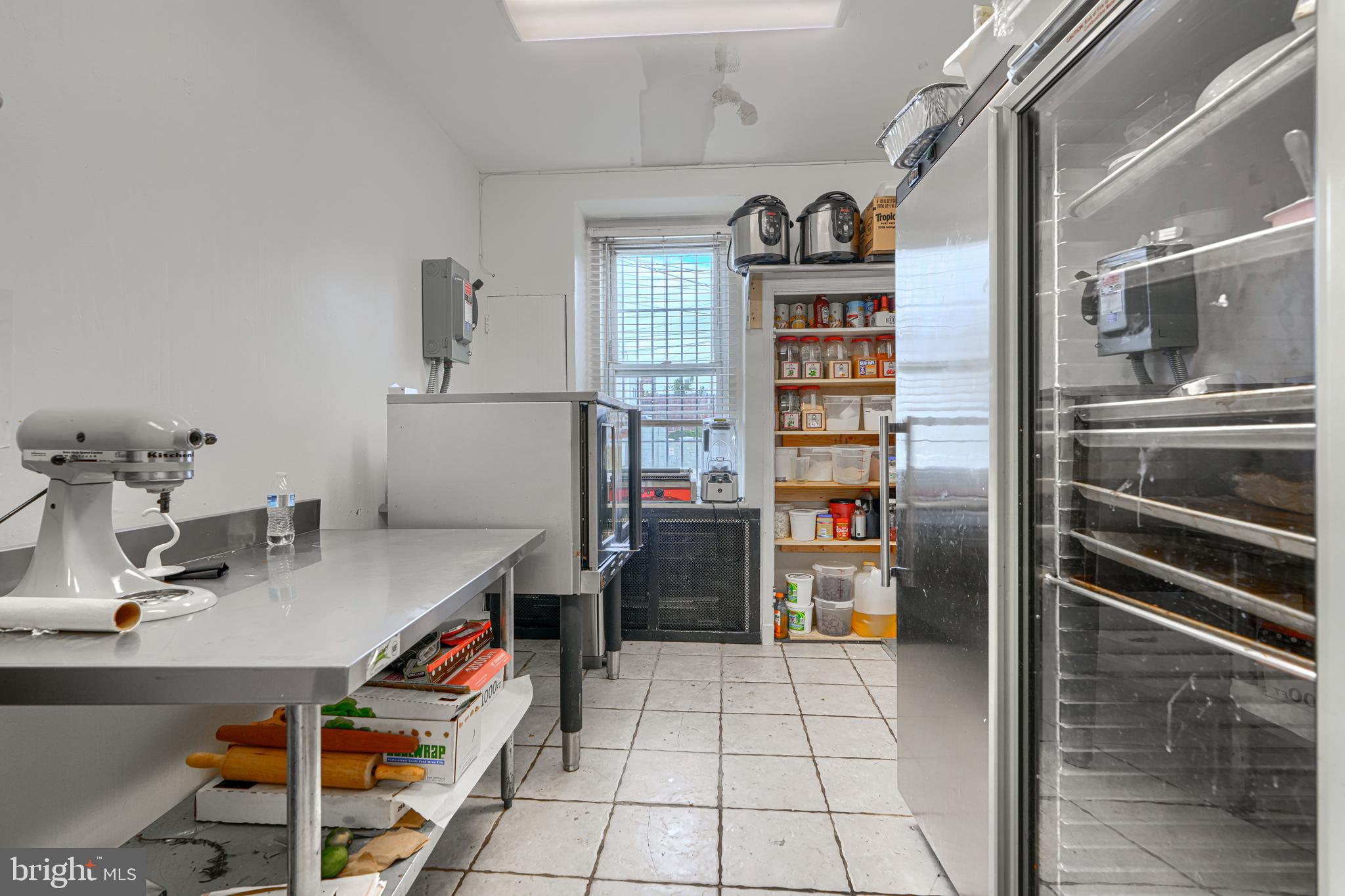 HIGHLANDTOWN - Commercial Sale