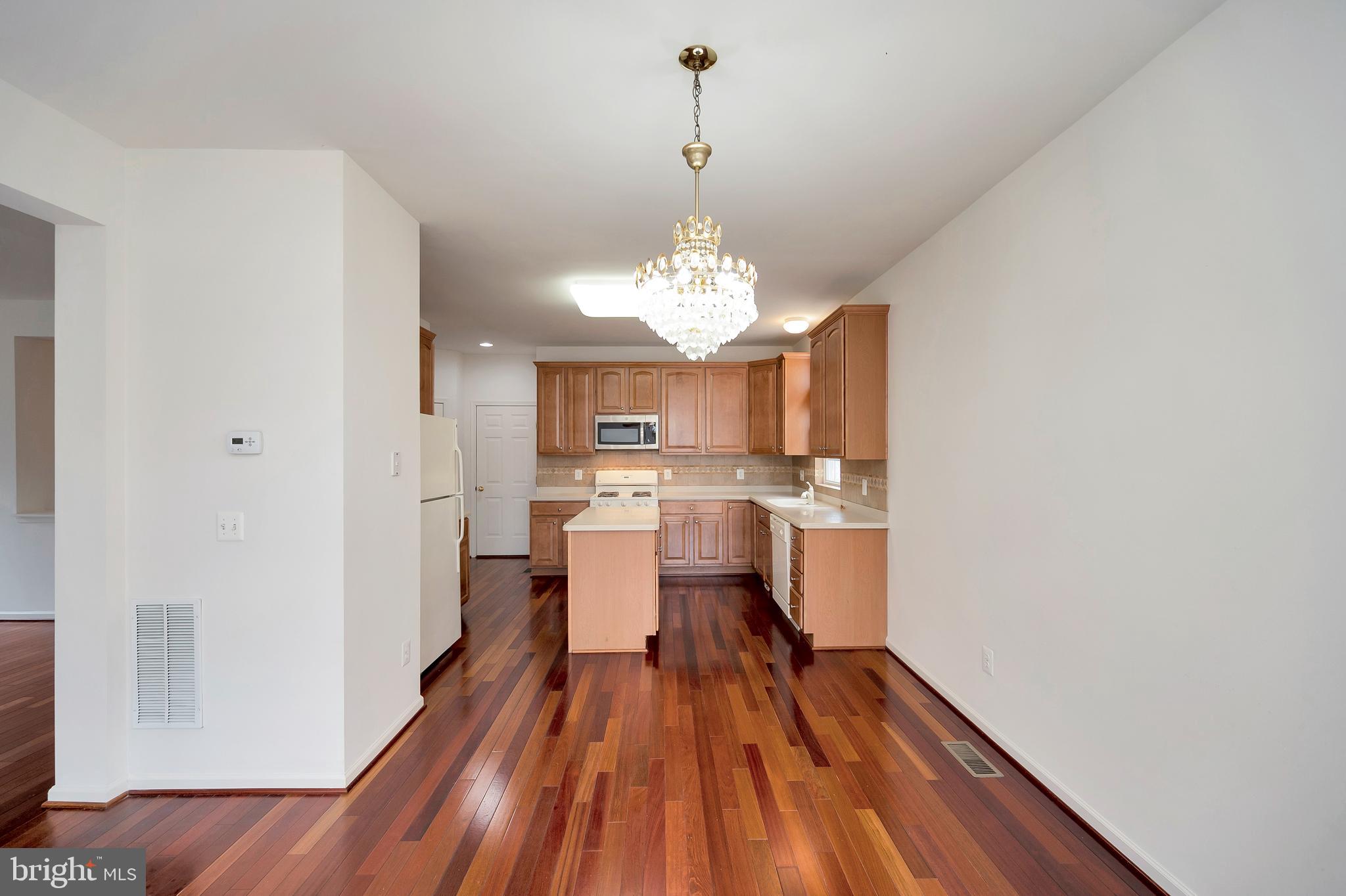 LORTON OVERLOOK - Residential Lease