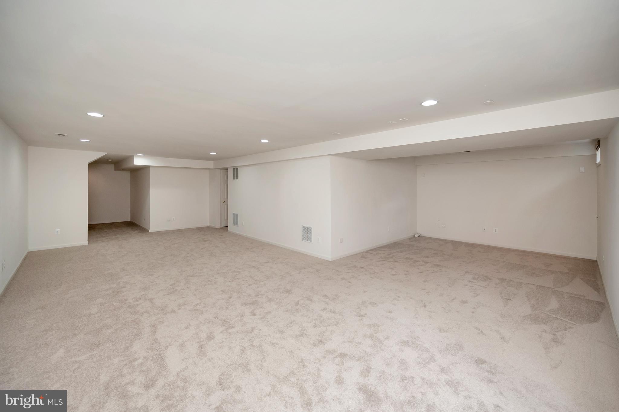 LORTON OVERLOOK - Residential Lease