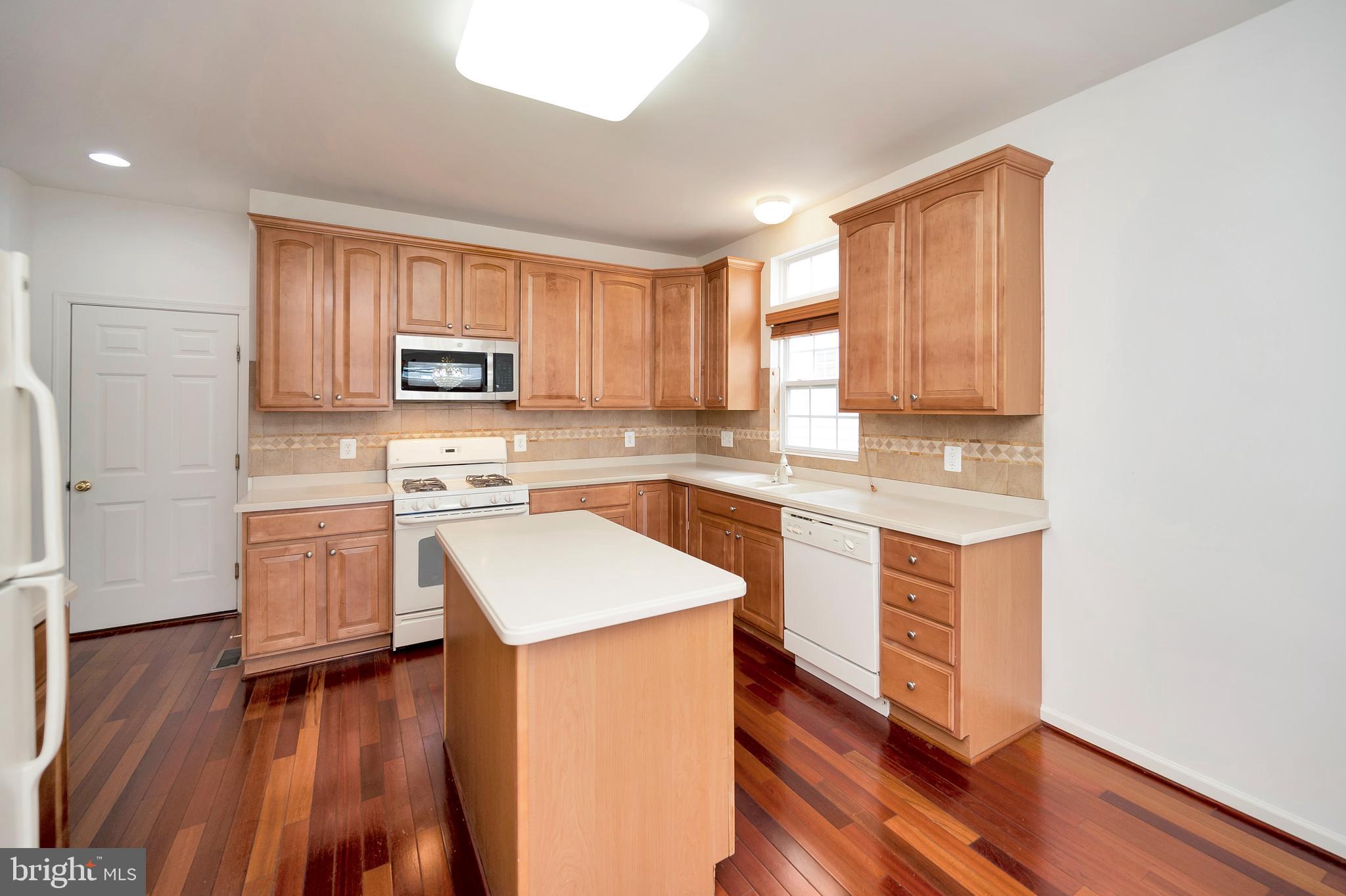 LORTON OVERLOOK - Residential Lease