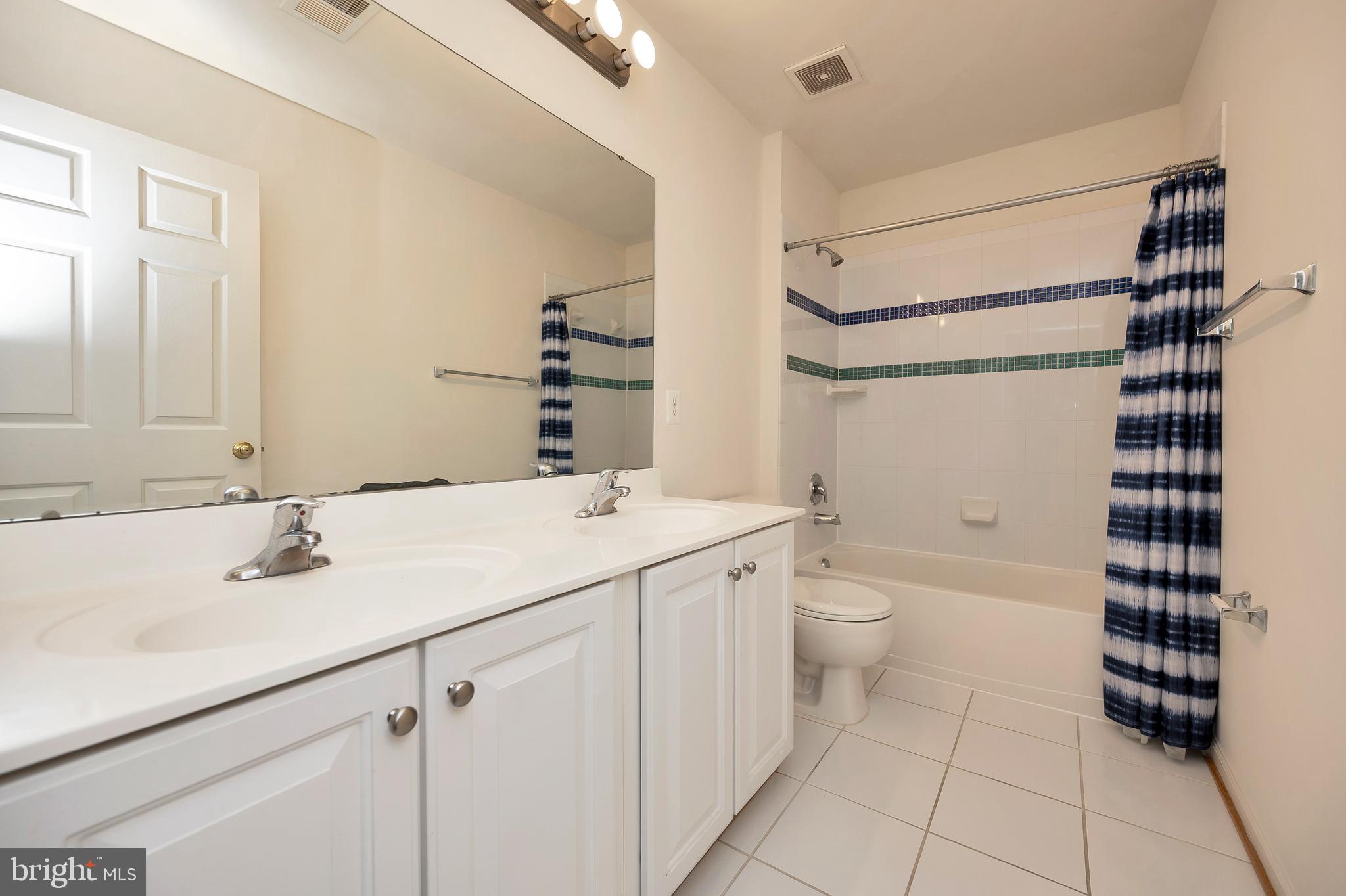 LORTON OVERLOOK - Residential Lease