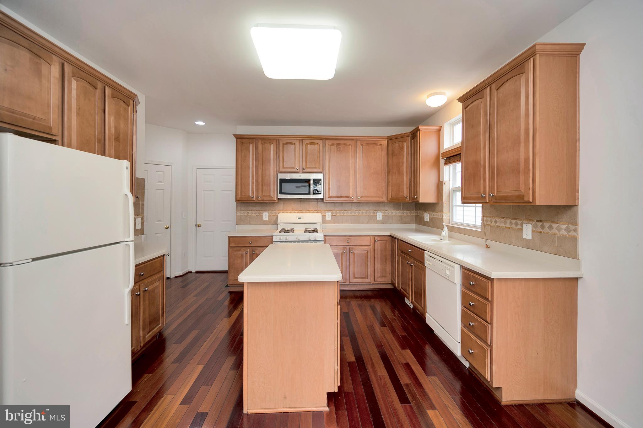 LORTON OVERLOOK - Residential Lease