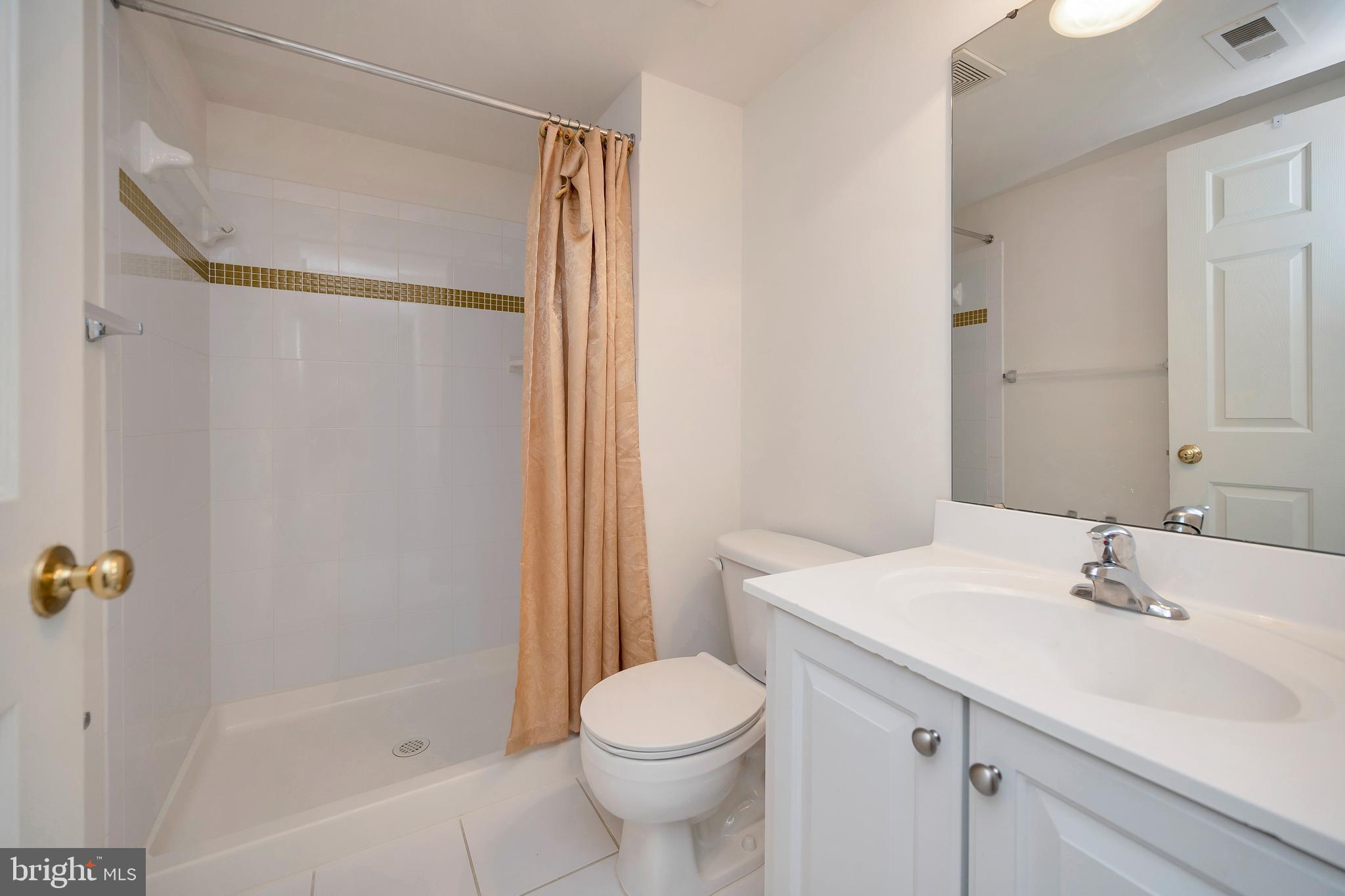 LORTON OVERLOOK - Residential Lease