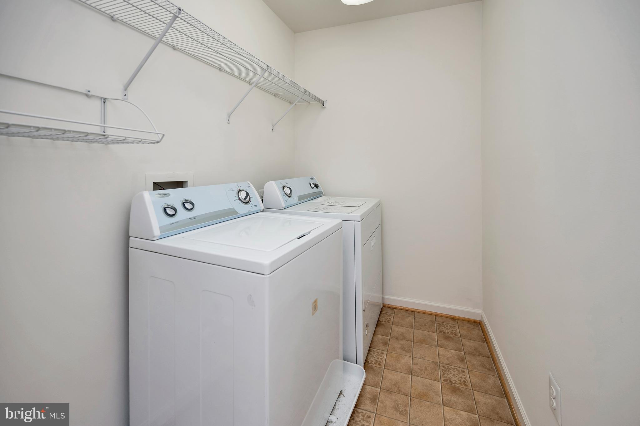 LORTON OVERLOOK - Residential Lease