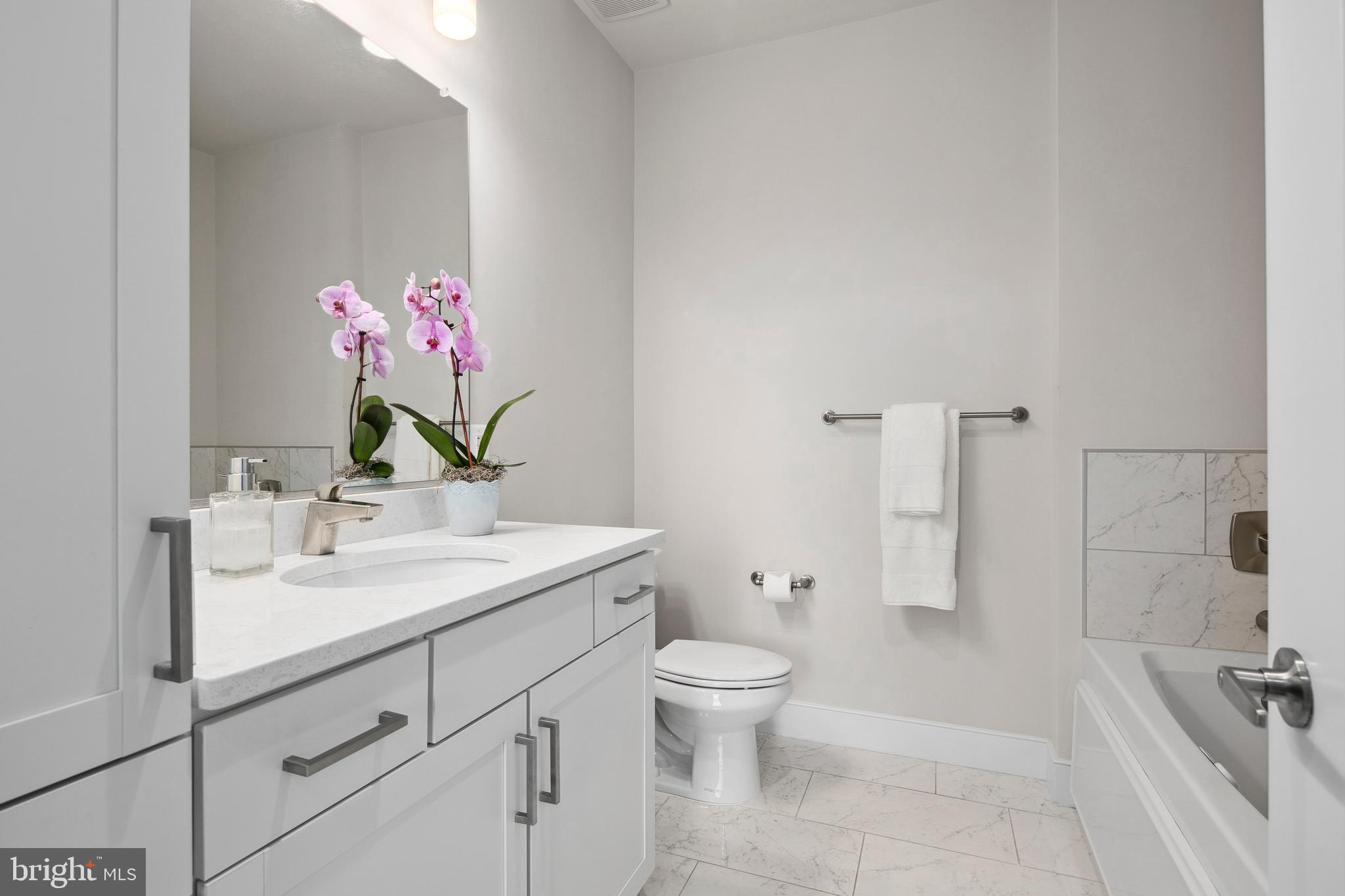 COURTHOUSE - Residential Lease
