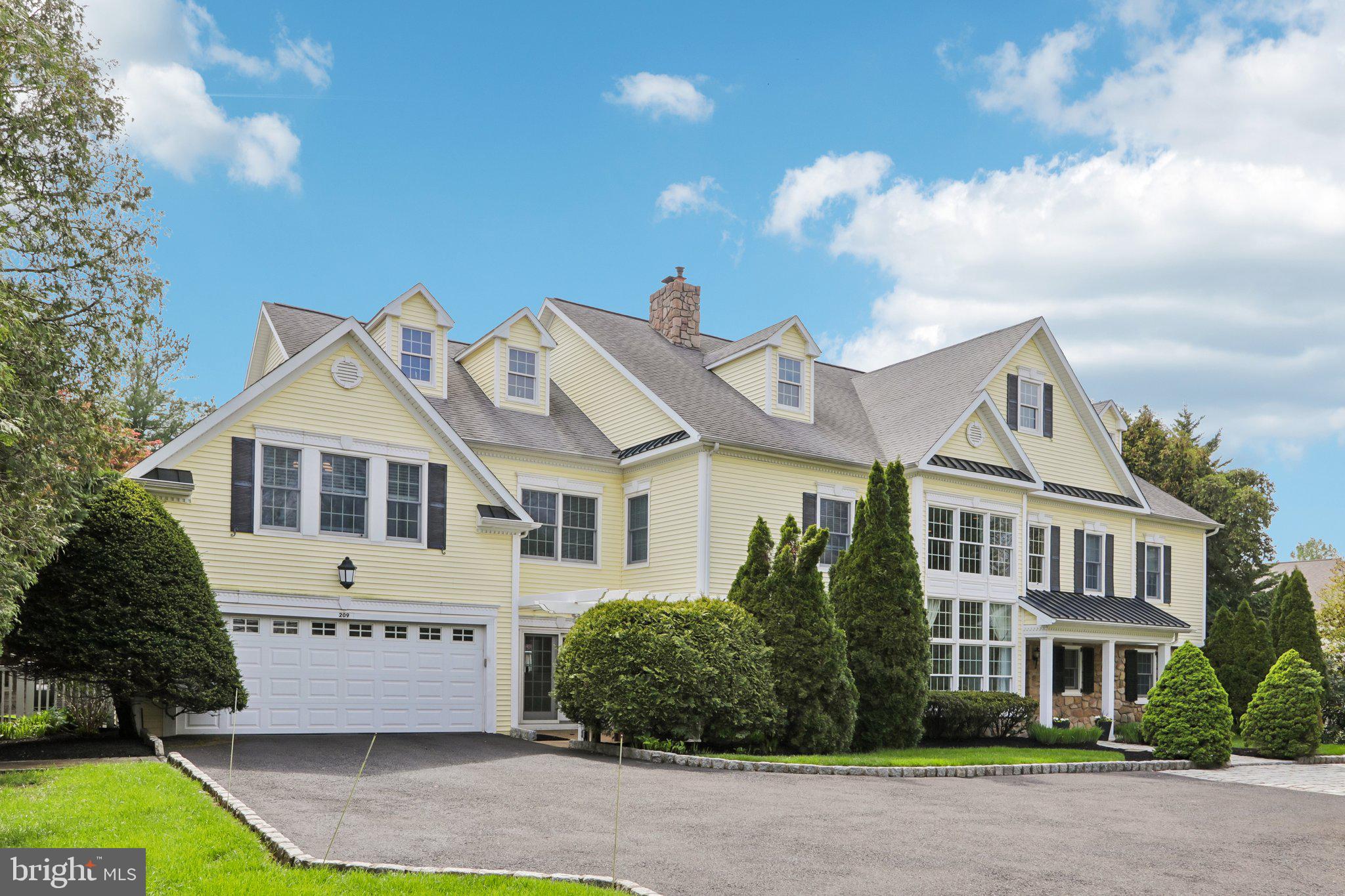 MAPLE GLEN - Residential