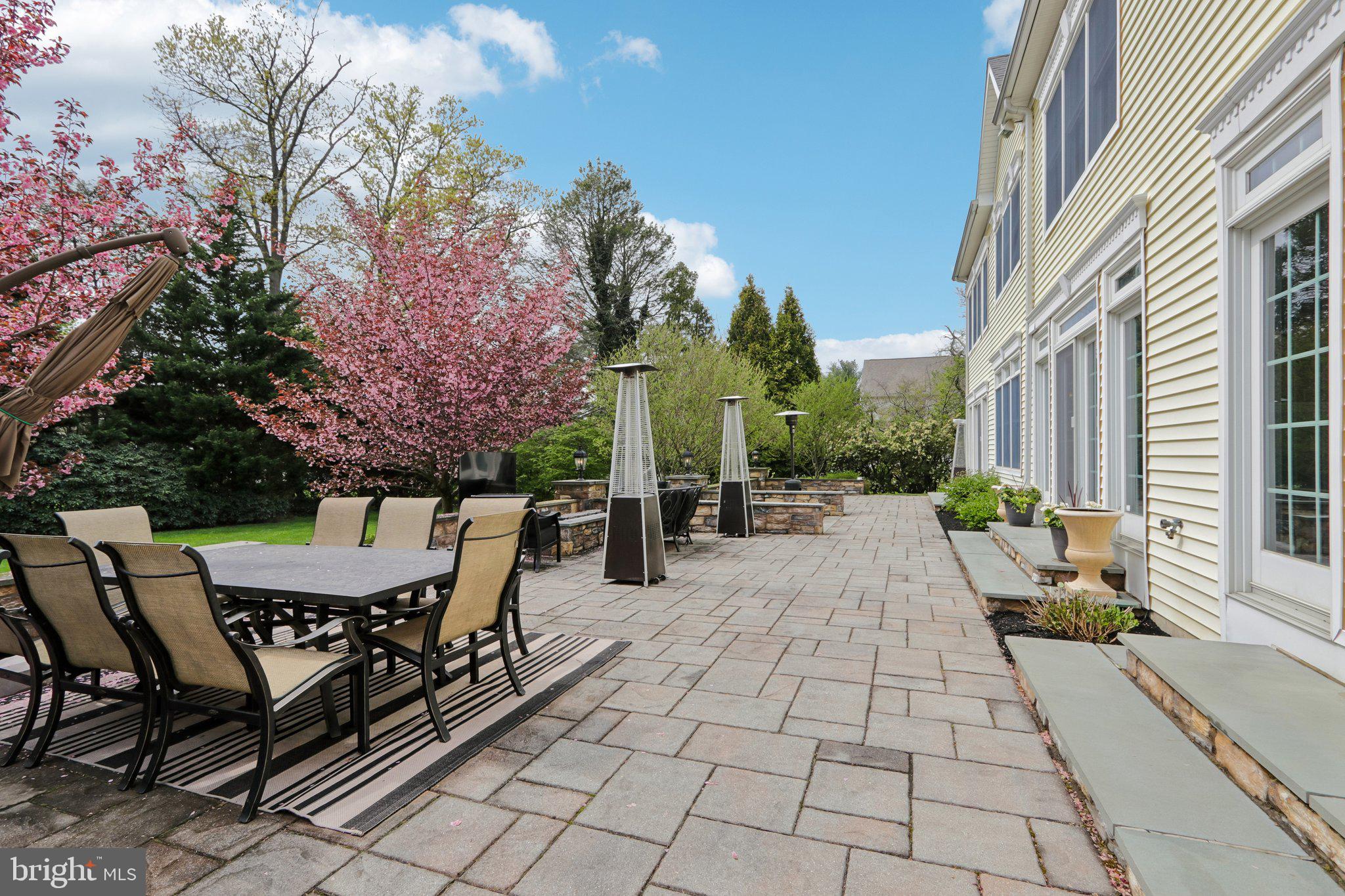 MAPLE GLEN - Residential