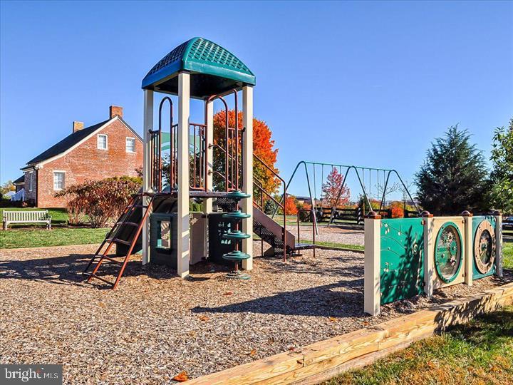 VILLAGES OF URBANA - Residential Lease
