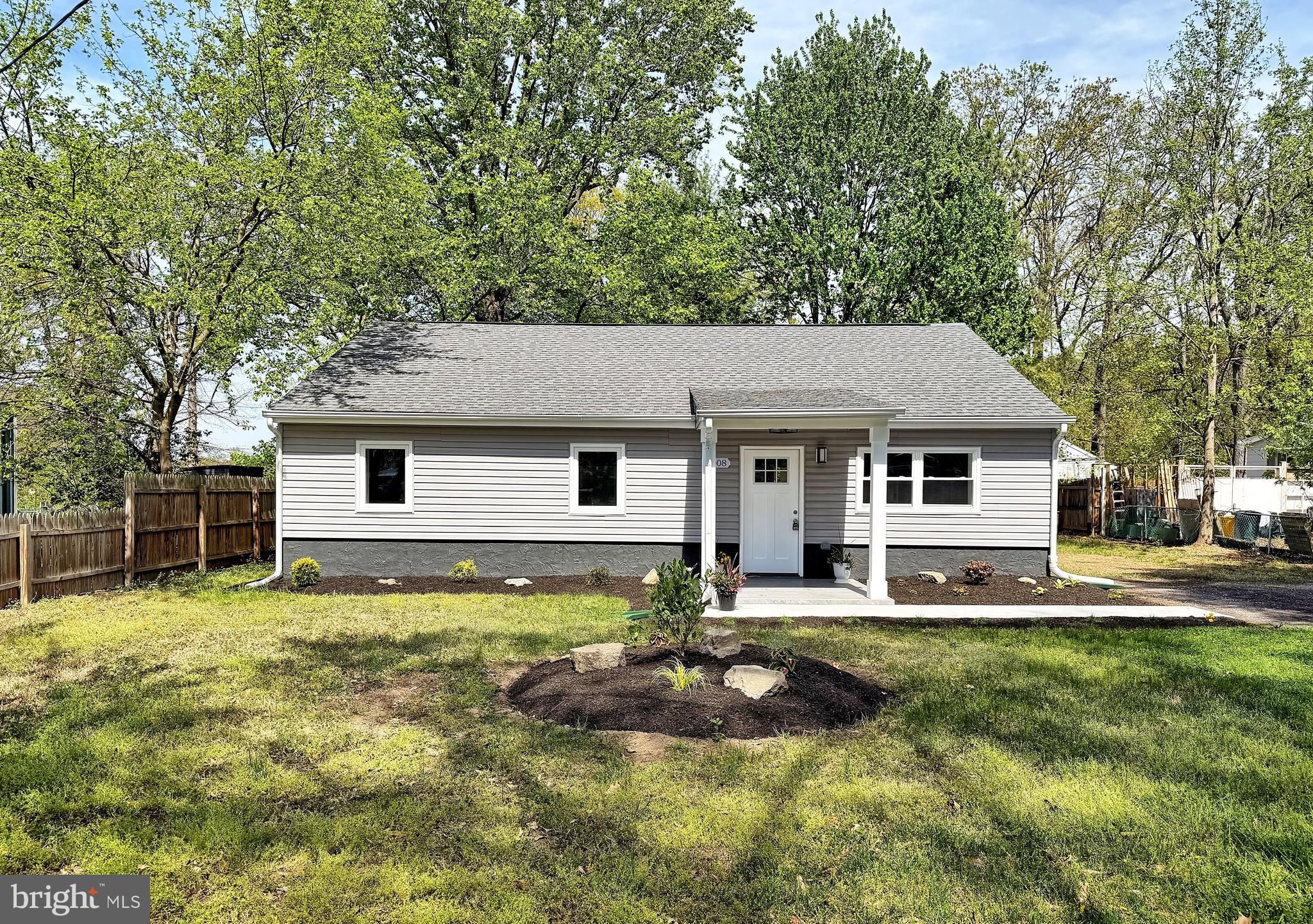 SHORELAND - Residential