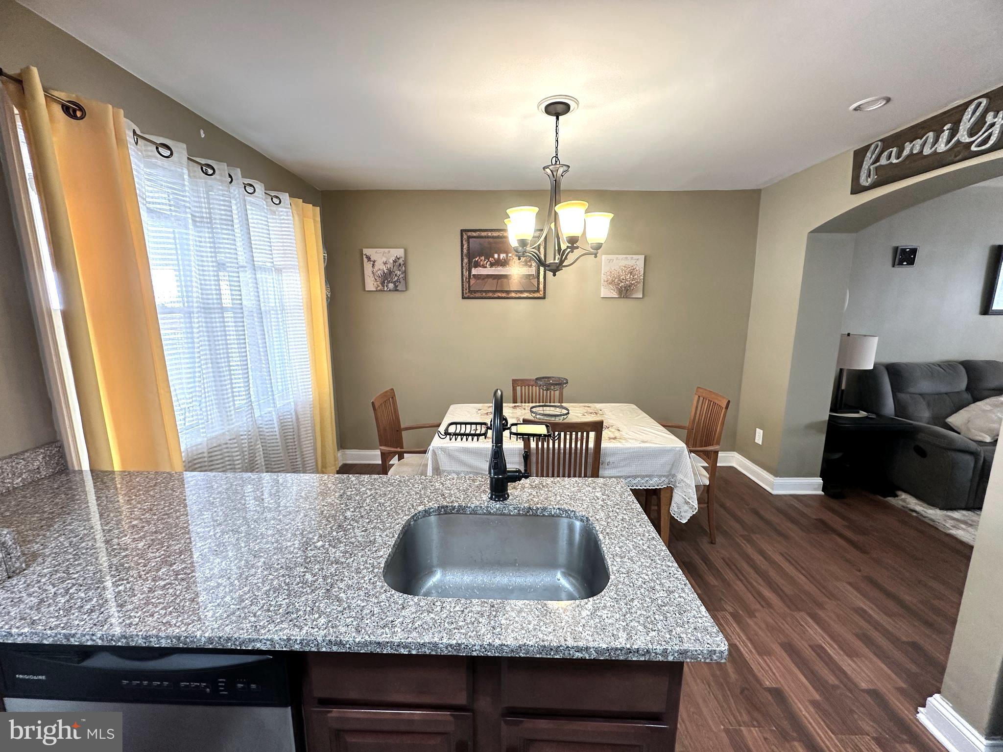 MERRITT HOMES - Residential