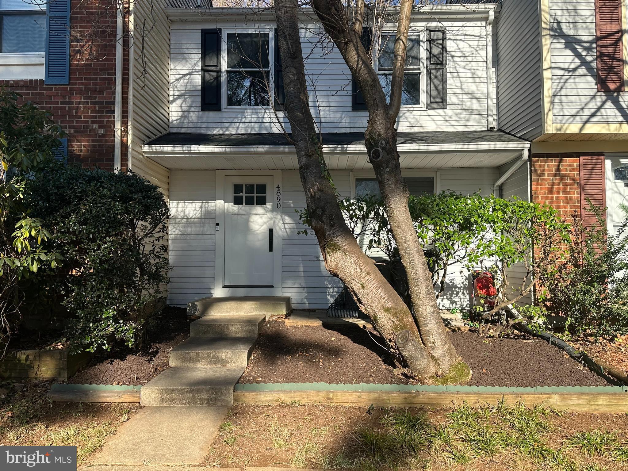 Sunday open house cancelled! House is under contract!

Here’s the affordable home you’ve been waiting for! Welcome to this beautiful Northside Montclair Town Home! Fantastic opportunity to get out of that over-priced rental! Professional renovation makes this gem move-in ready! Located on a peaceful cul-de-sac with Montclair ES a mere 3 blocks distant. Not a fan of carpet? No worries, stylish new LVP flooring and fresh paint throughout. Upgraded kitchen with granite counter tops, and stainless steel appliances! Fully fenced backyard with a double wood deck backing to forest. You’ll want to take advantage of Montclair's 3 sandy beaches, tot lots, boating, fishing, swimming & library and don’t miss the Montclair July 4 fireworks extravaganza!