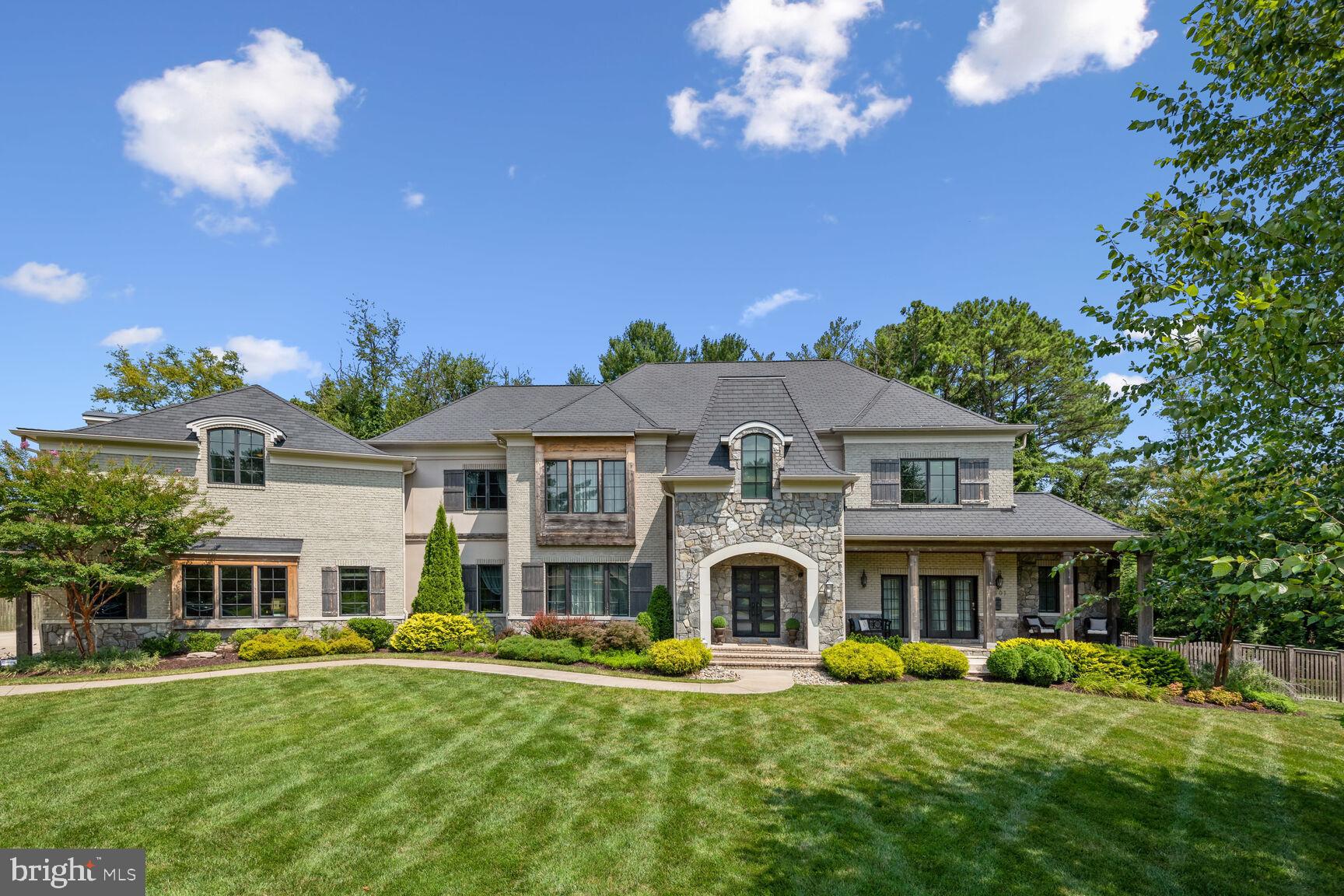 WOODSIDE ESTATES - Residential
