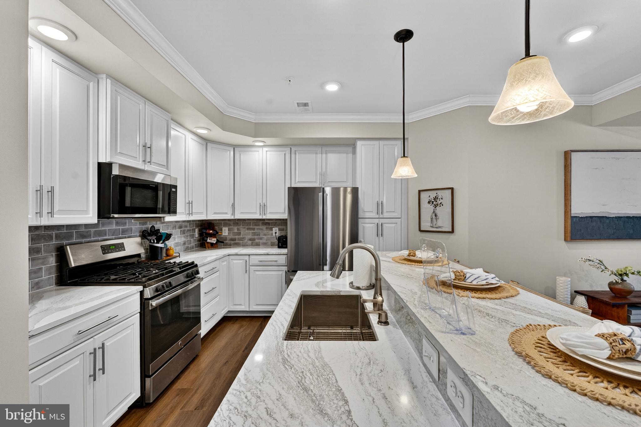 VIRGINIA MANOR CONDOMINIUM - Residential
