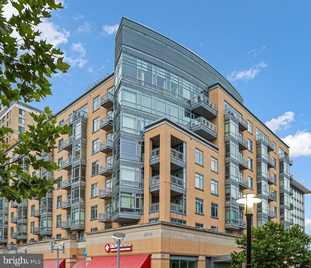 ONE INDEPENDENCE PLAZA A - Residential