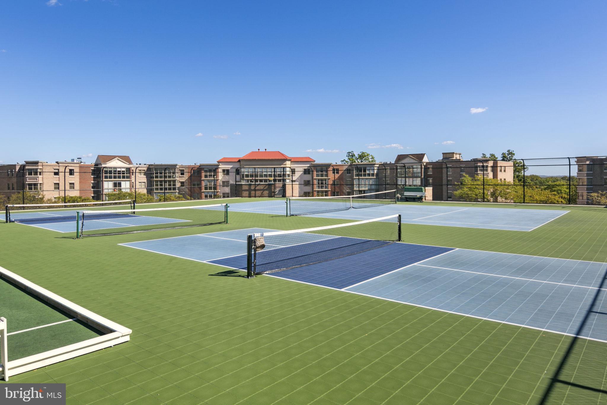 LEISURE WORLD - Residential