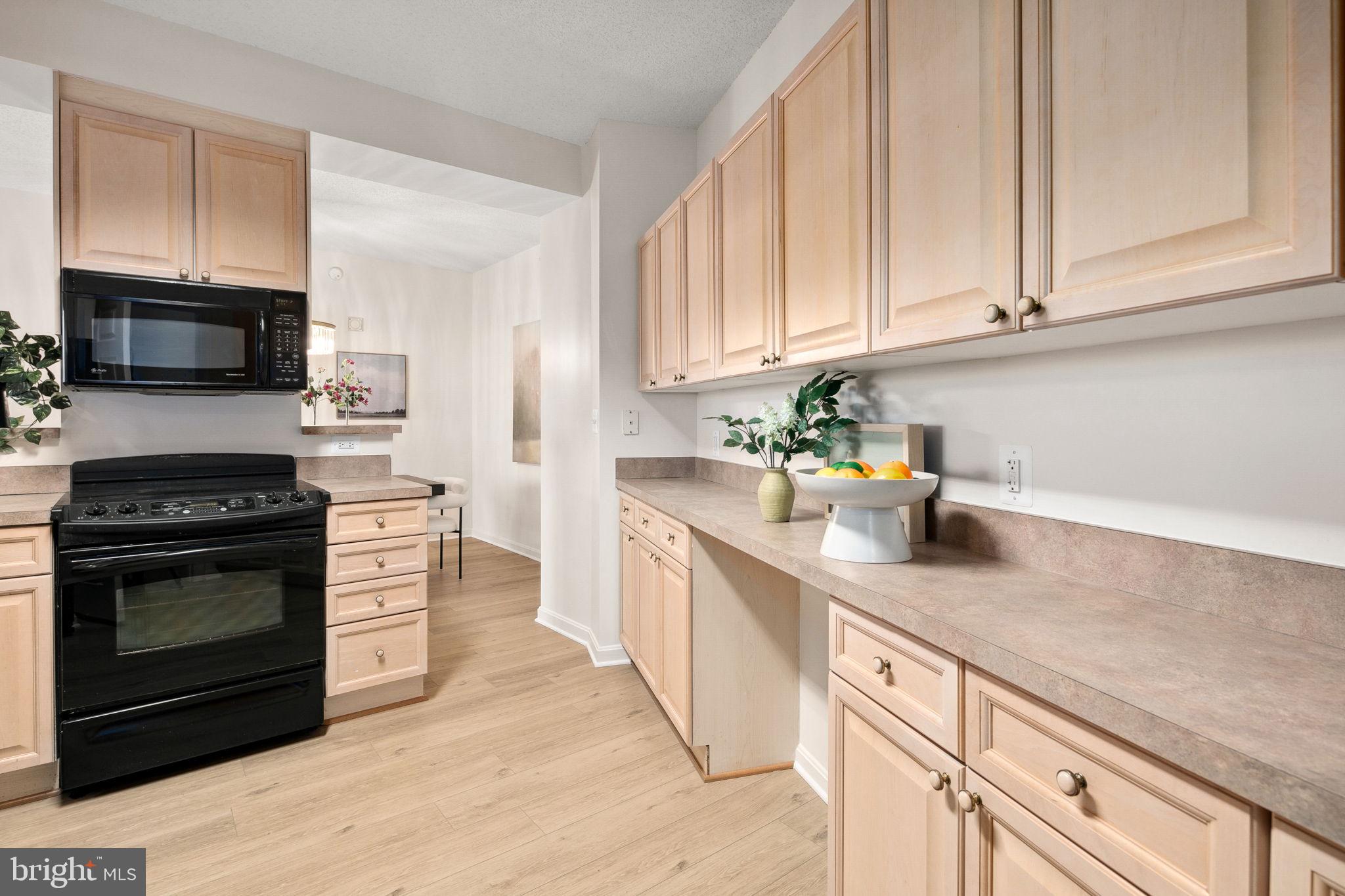 LEISURE WORLD - Residential