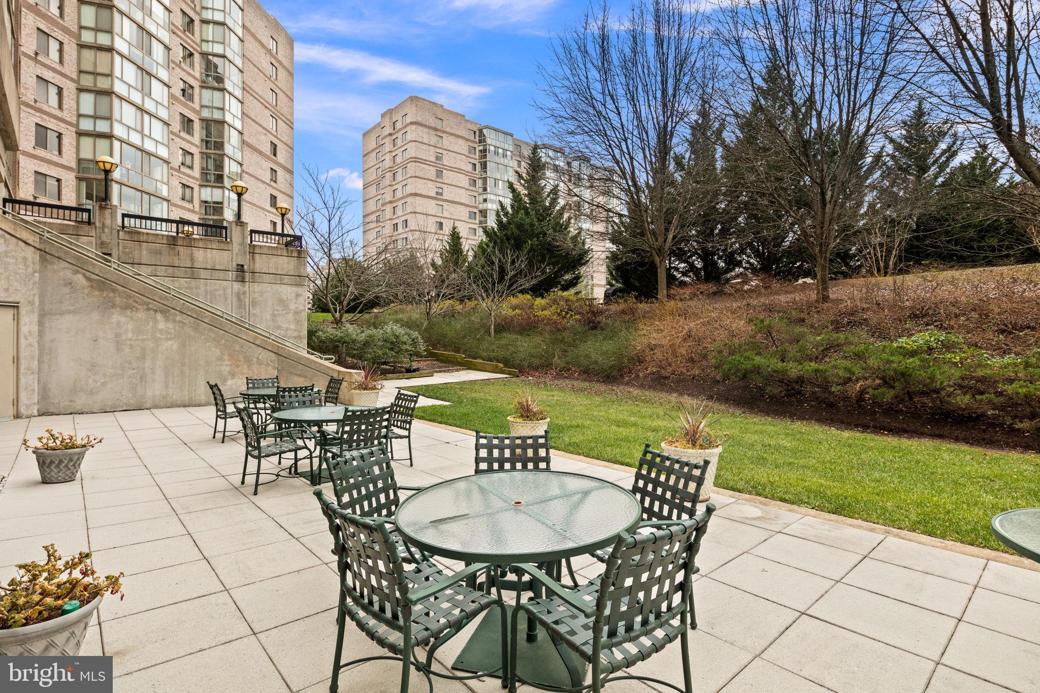LEISURE WORLD - Residential