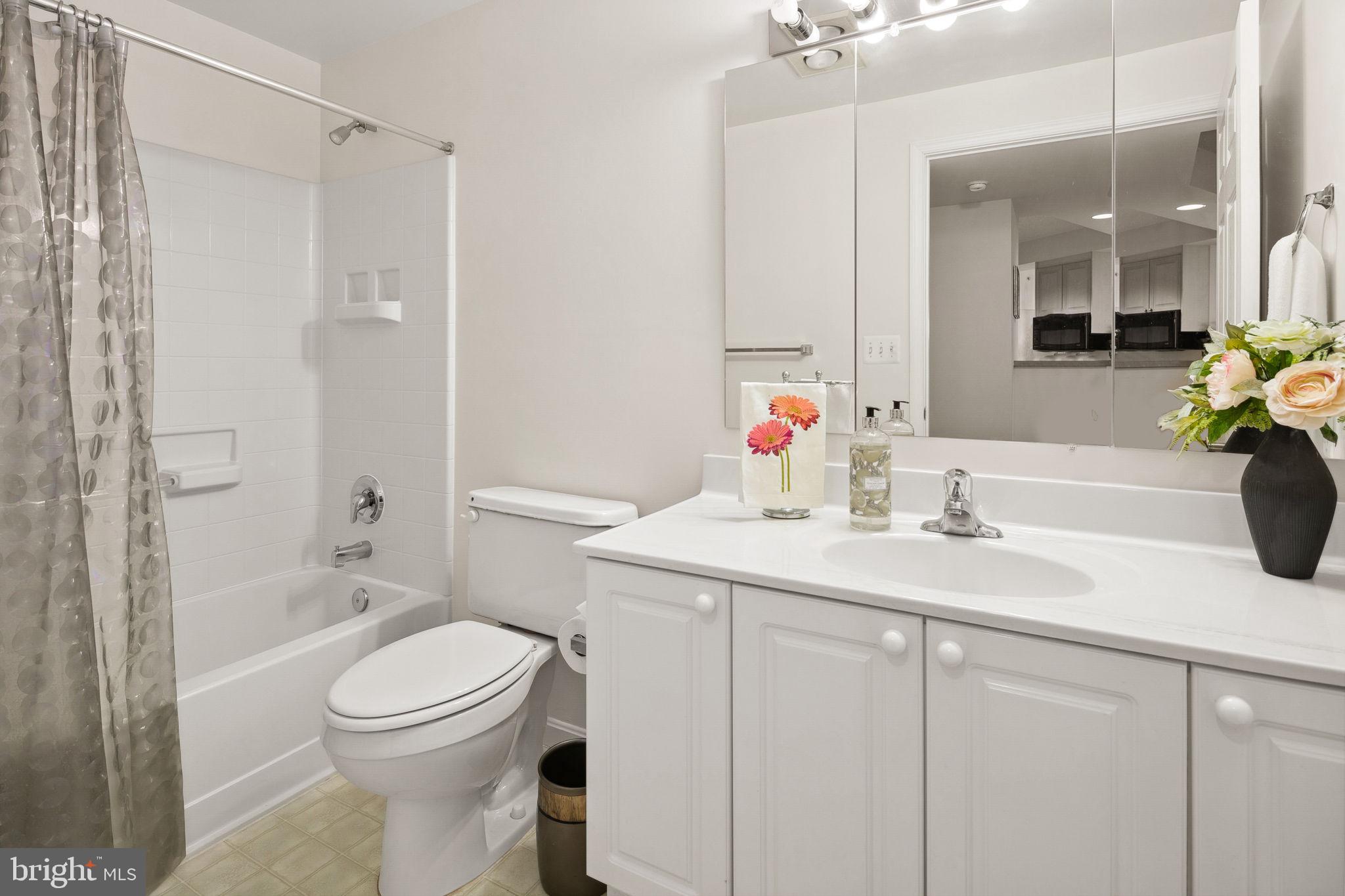 LEISURE WORLD - Residential