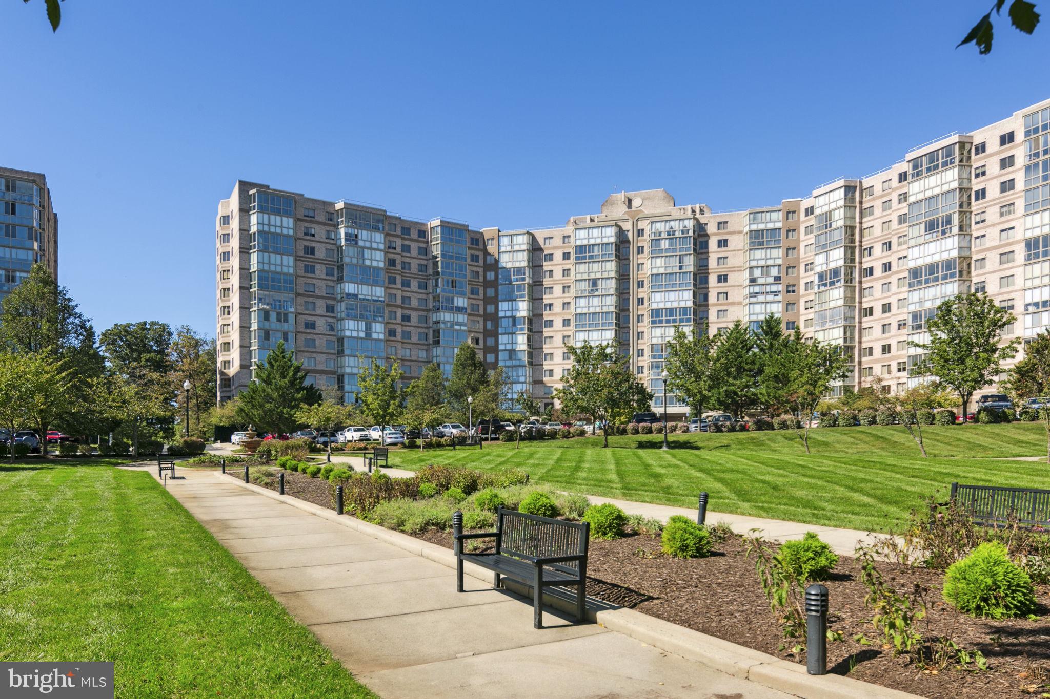 LEISURE WORLD - Residential